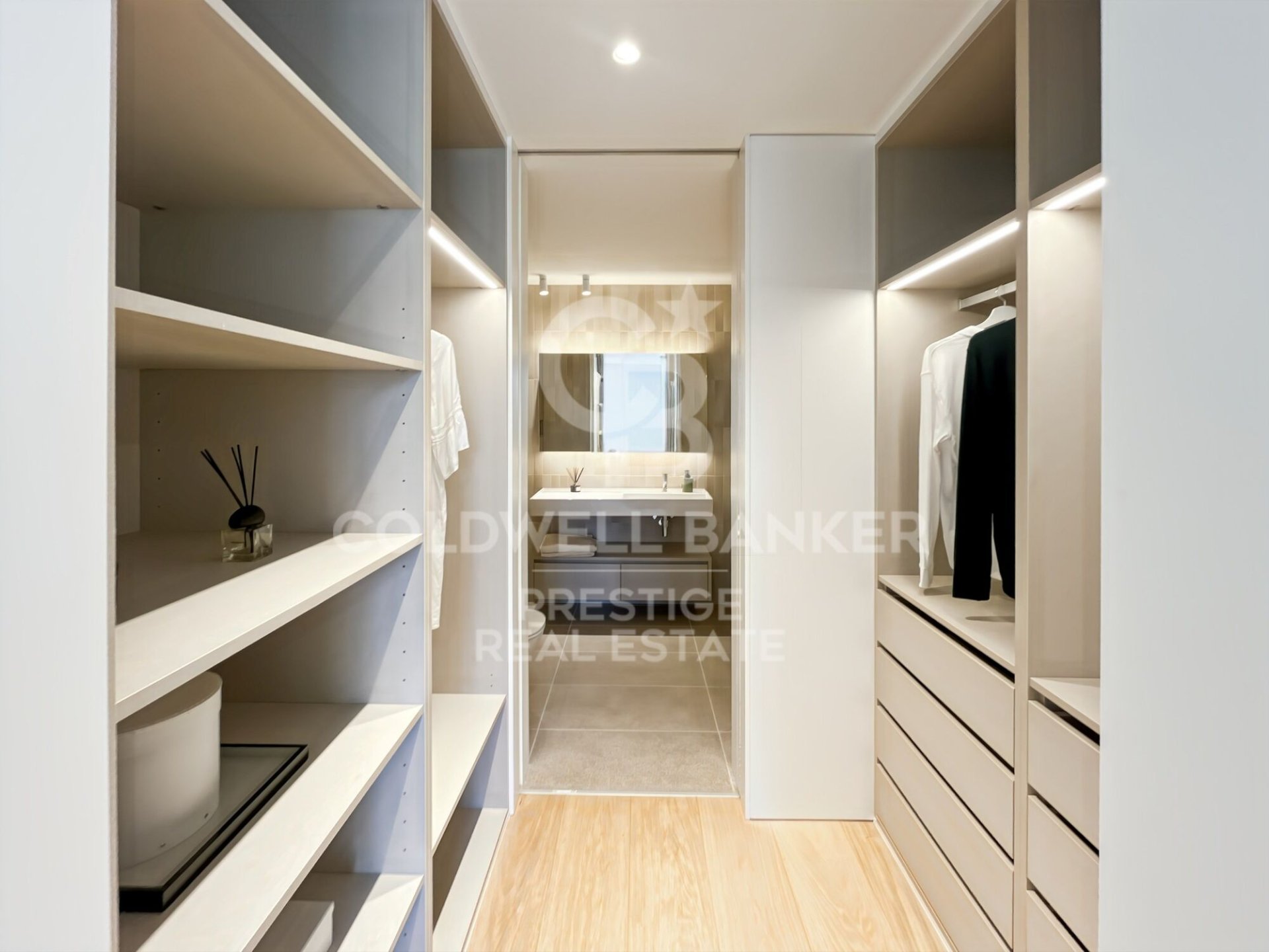 Huoneisto Barcelona, Espanja 2 makuuhuonetta, 146 m2 No. 179188