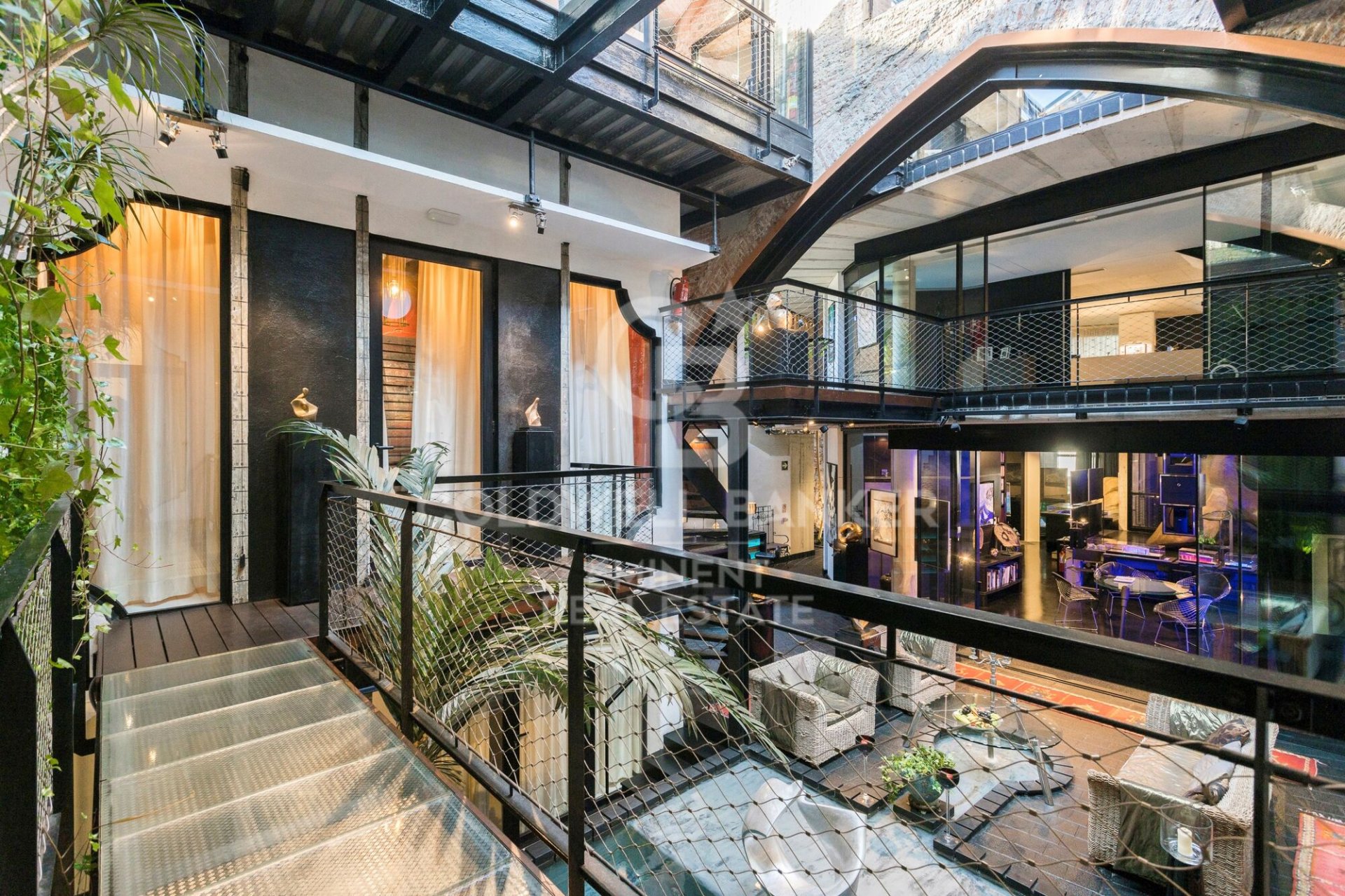 Talo Barcelona, Espanja 1400 m2 No. 179191