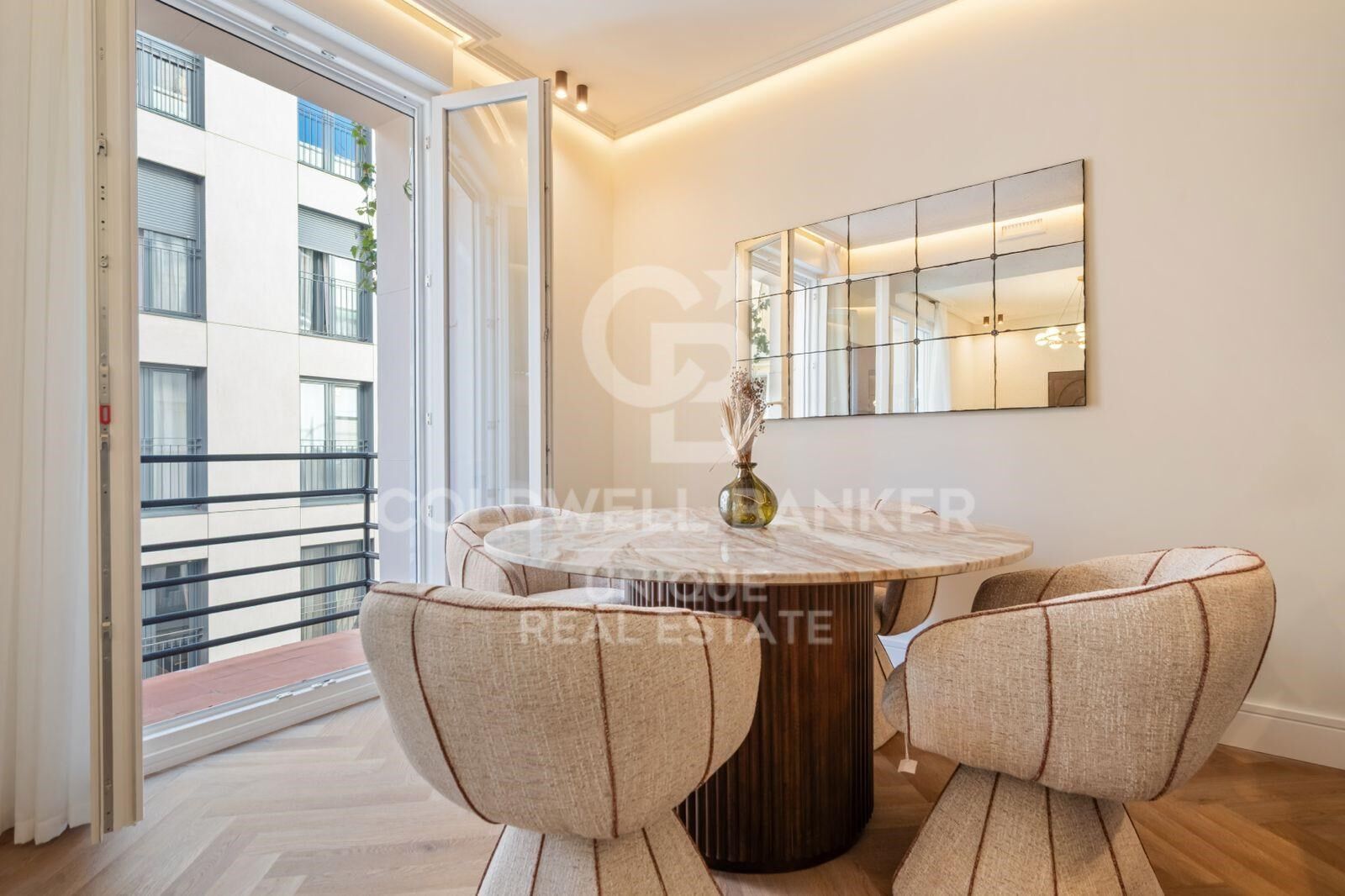 Apartment à Madrid, Espagne 2 chambres, 94 m2 No. 178549