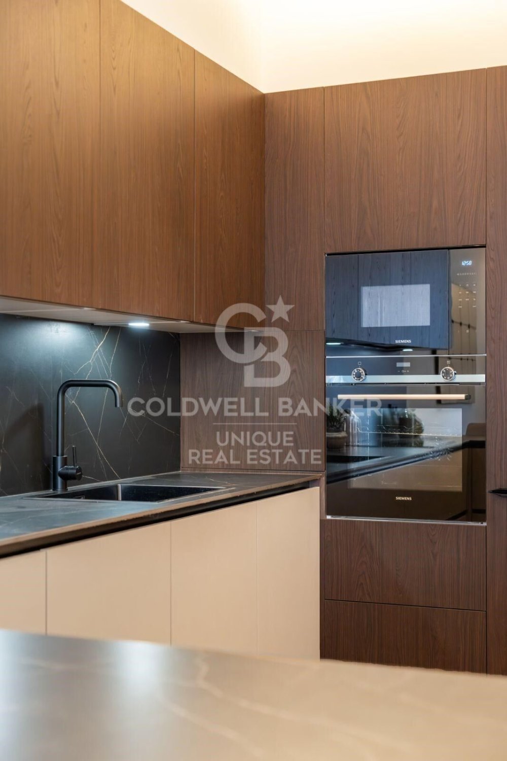 Apartment à Madrid, Espagne 2 chambres, 94 m2 No. 178549
