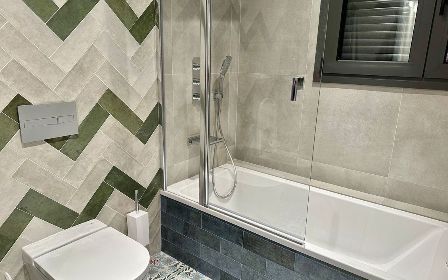 Talo Lloret de Mar, Girona, Espanja 4 makuuhuonetta, 387 m2 No. 168486