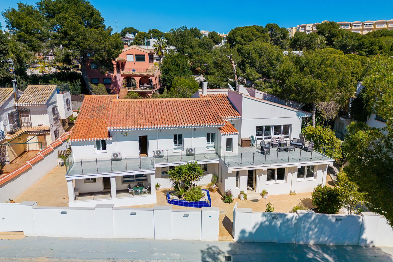 Villa in Dehesa De Campoamor, Alicante, Spain 7 bedrooms, 512 sq.m. No. 155589