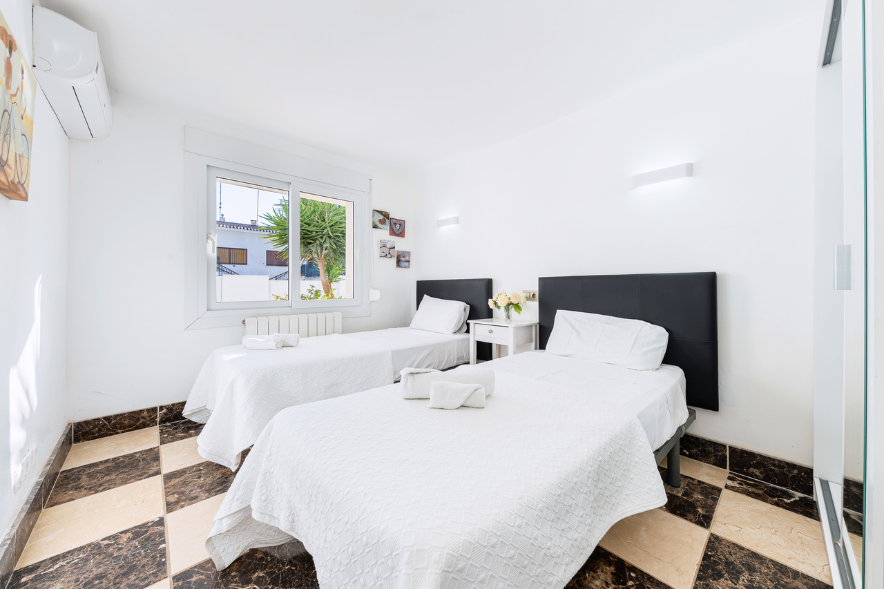 Villa in Dehesa De Campoamor, Alicante, Spain 7 bedrooms, 512 sq.m. No. 155589