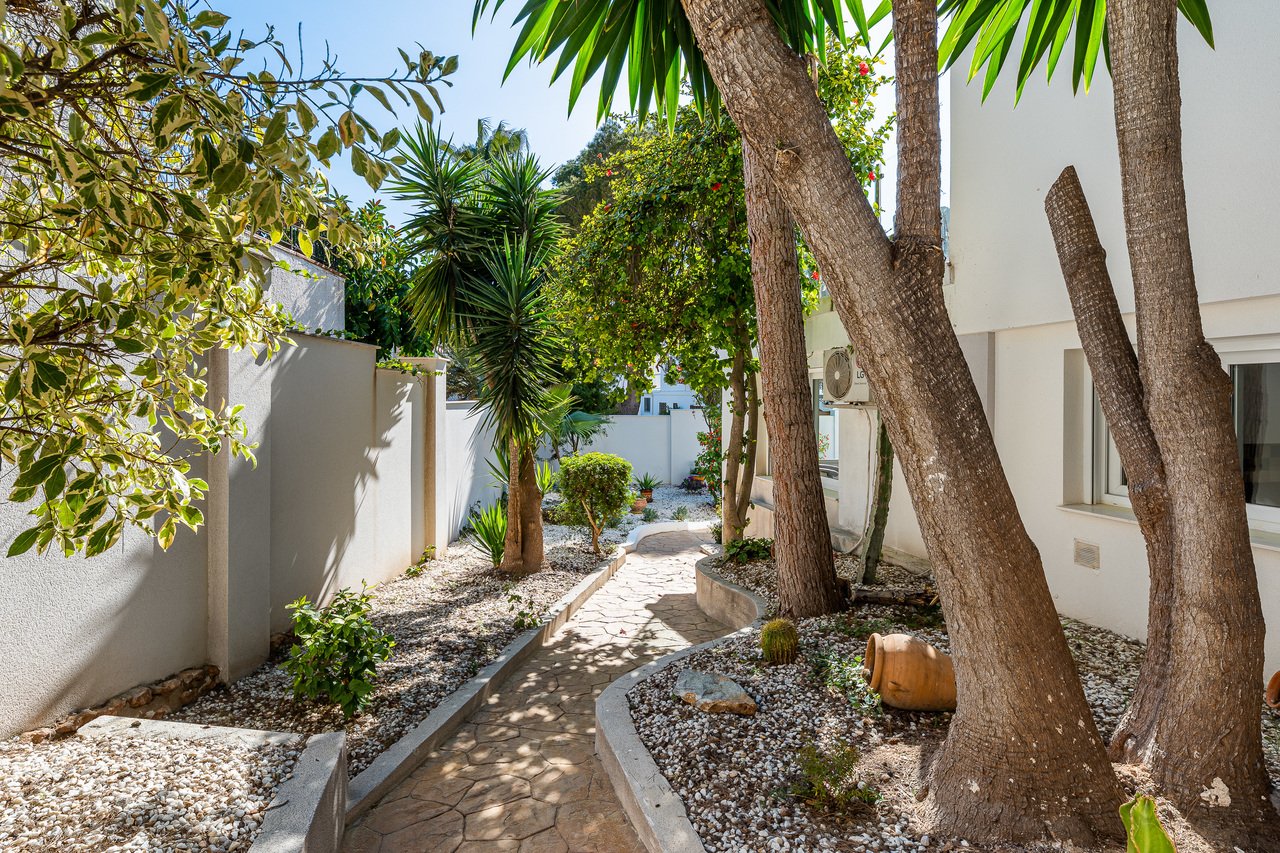 Villa in Dehesa De Campoamor, Alicante, Spain 7 bedrooms, 512 sq.m. No. 155589