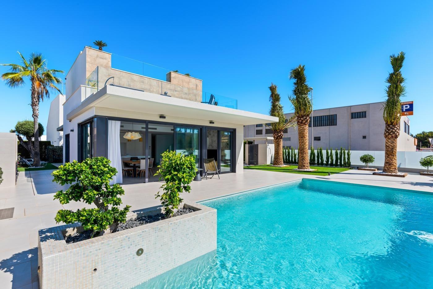 Villa i Campoamor, Alicante, Spanien 4 sovrum, 322 kvm. Nr. 165495