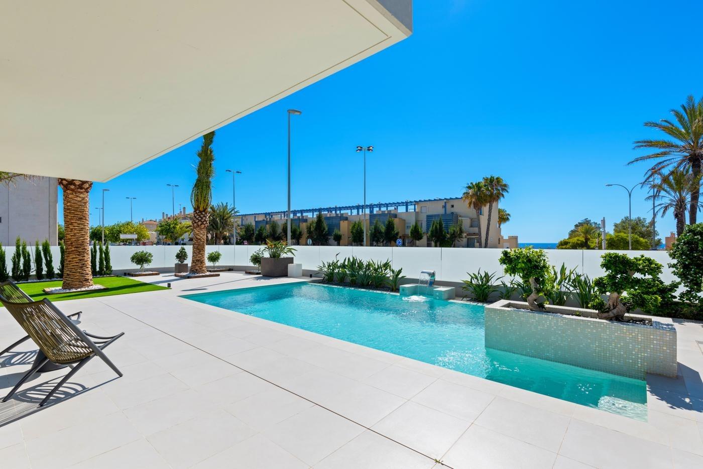 Villa i Campoamor, Alicante, Spanien 4 sovrum, 322 kvm. Nr. 165495