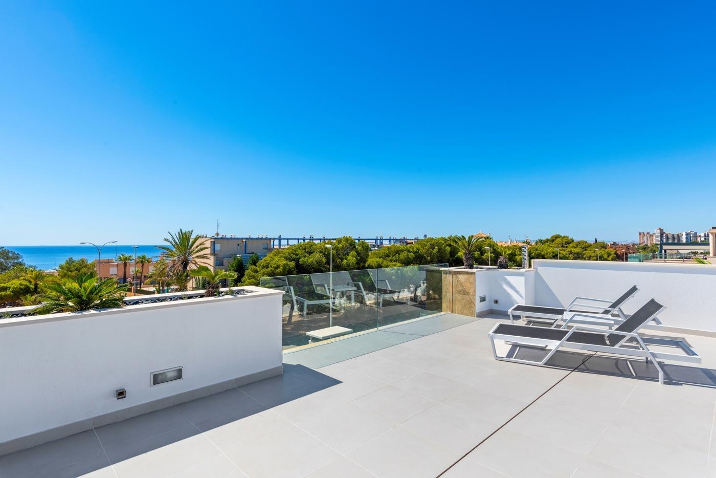 Villa i Campoamor, Alicante, Spanien 4 sovrum, 322 kvm. Nr. 165495