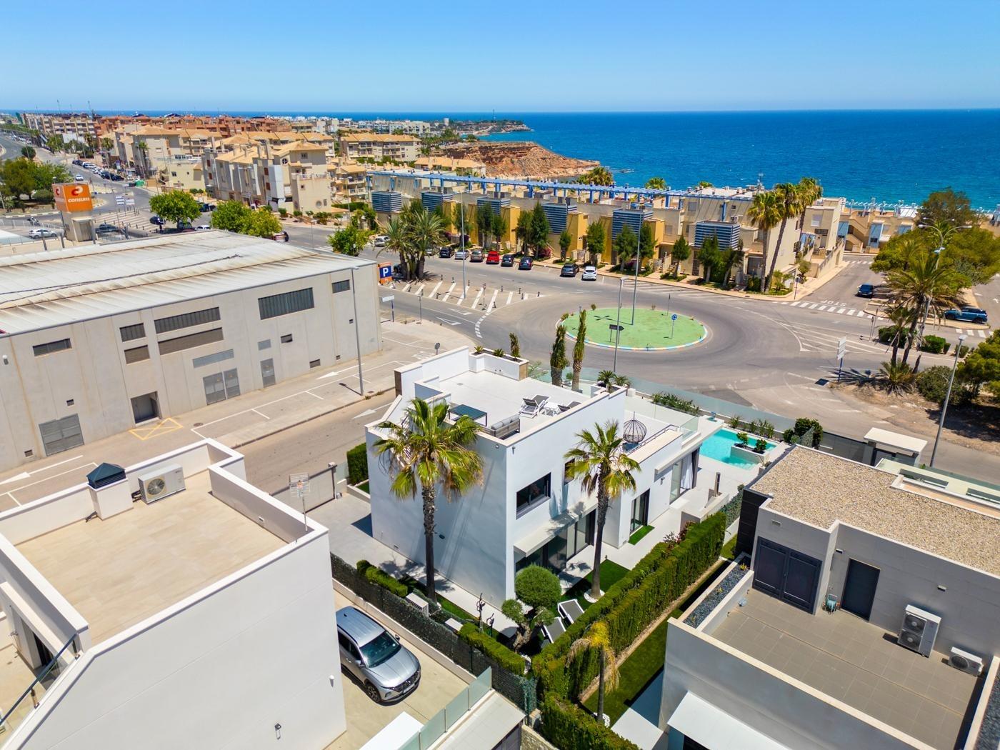 Villa i Campoamor, Alicante, Spanien 4 sovrum, 322 kvm. Nr. 165495