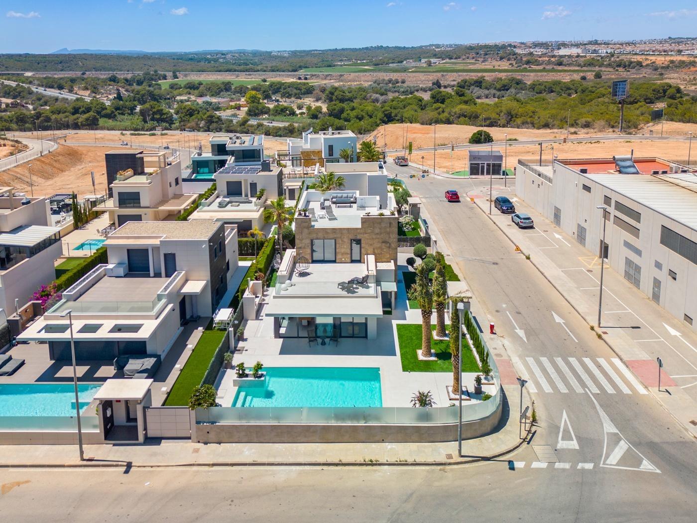 Villa i Campoamor, Alicante, Spanien 4 sovrum, 322 kvm. Nr. 165495