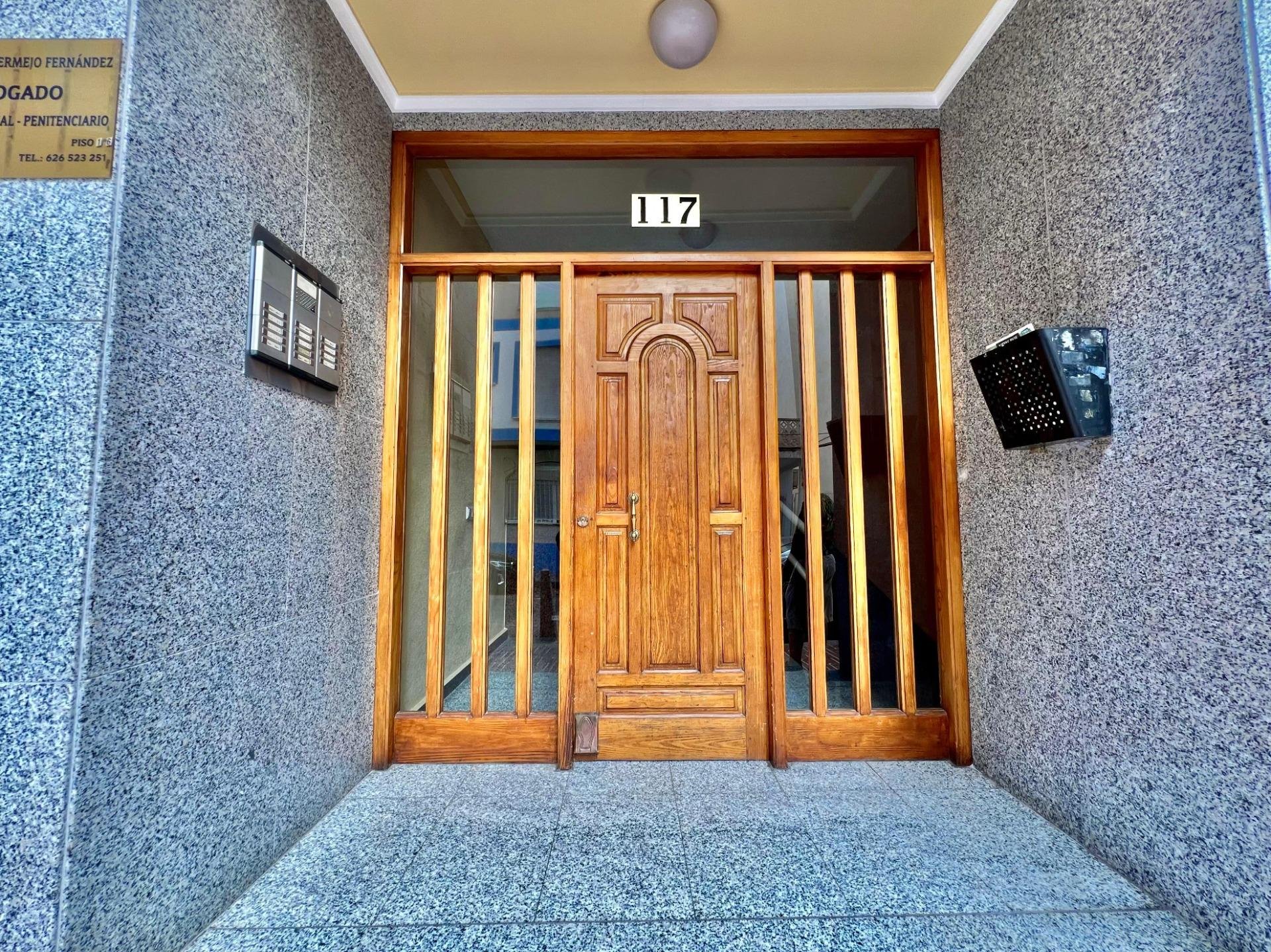 Apartamento en Torrevieja, Alicante, España 1 dormitorio, 63 m2 No. 196655