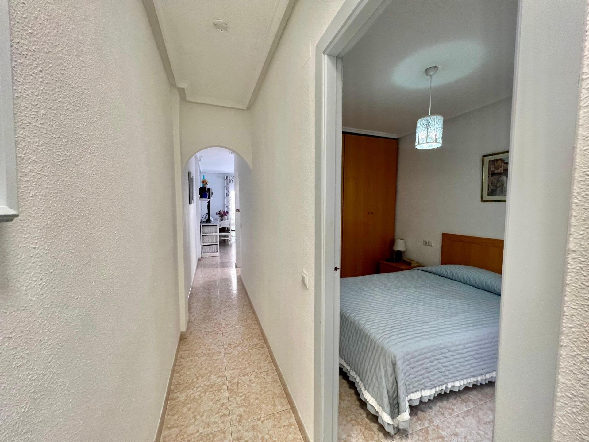 Apartamento en Torrevieja, Alicante, España 1 dormitorio, 63 m2 No. 196655