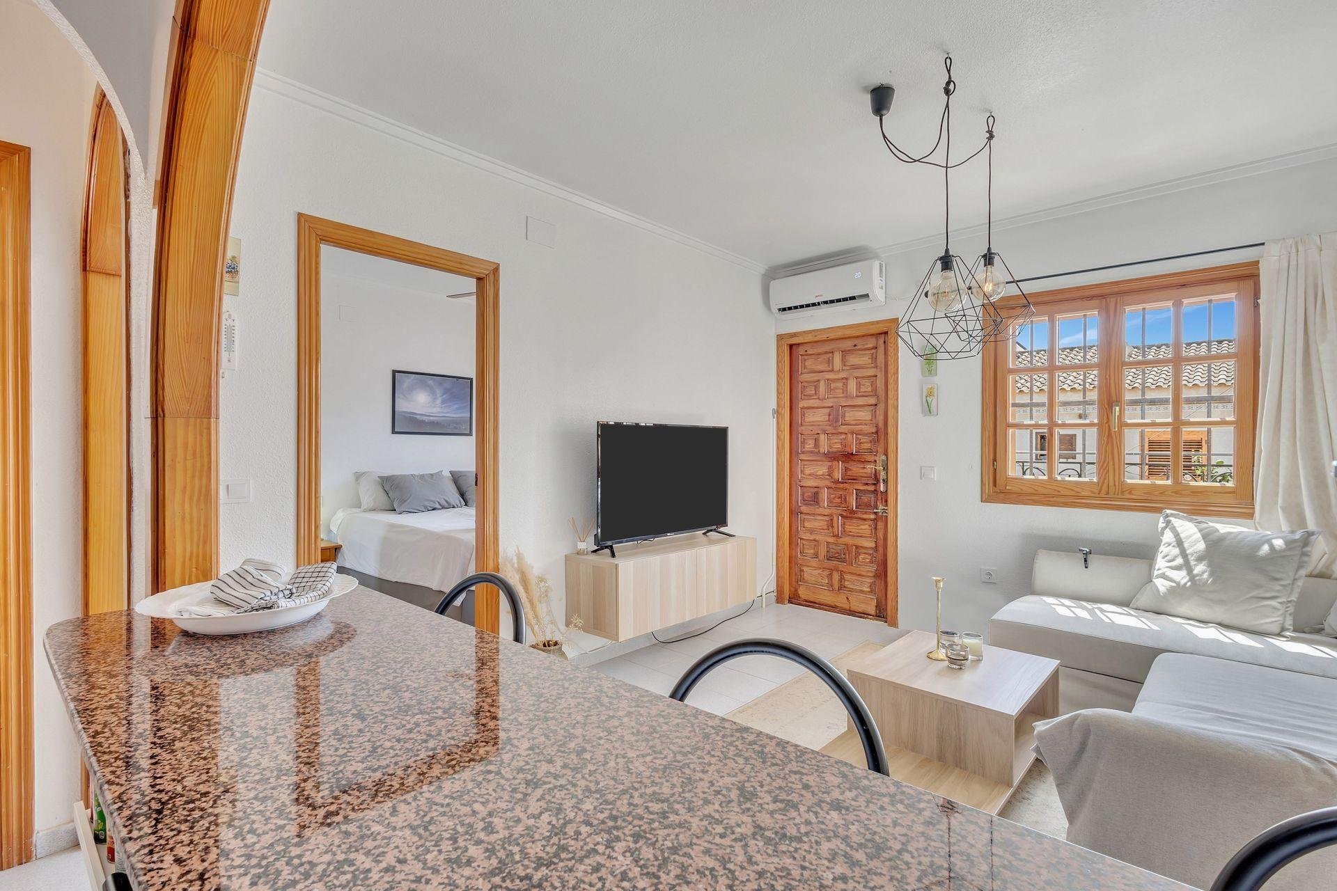 Apartamento en Torrevieja, Alicante, España 55 m2 No. 196658