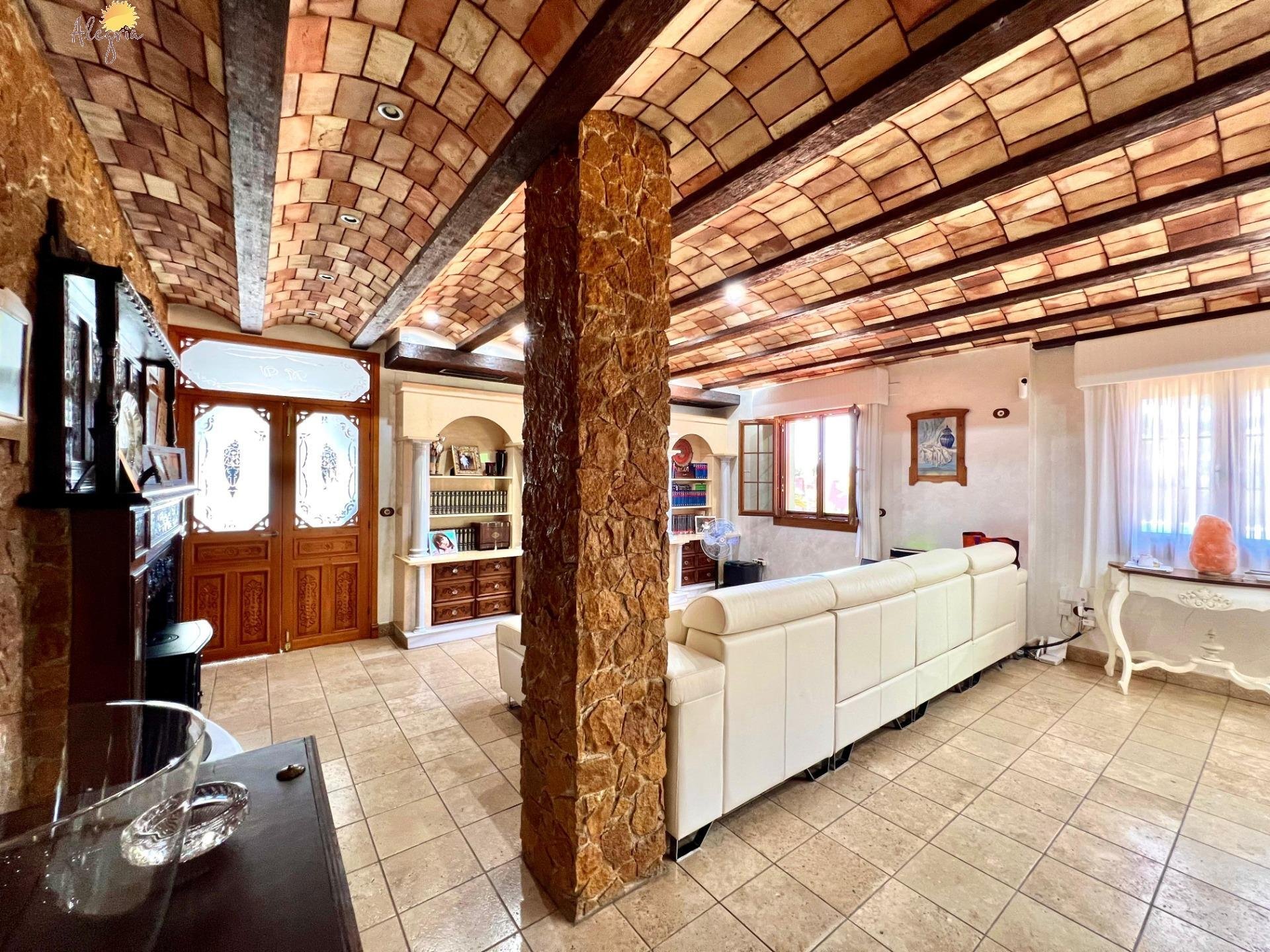 Villa i Almoradi, Alicante, Spanien 4 sovrum, 493 kvm. Nr. 196652