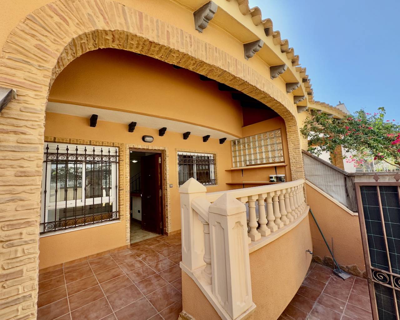 Villa in Guardamar del Segura, Alicante, Spain 4 bedrooms, 100 sq.m. No. 135703