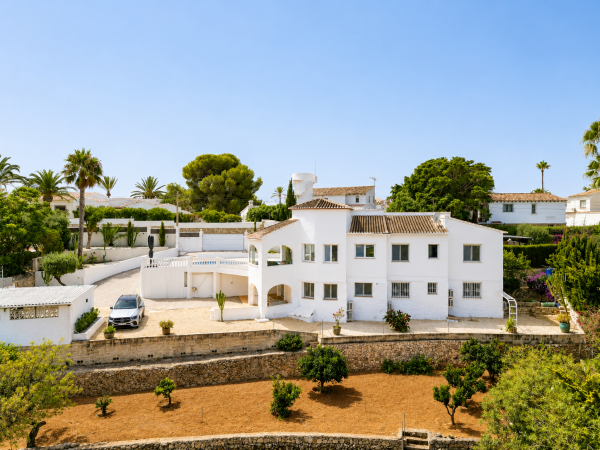 Villa a Benissa, Alicante, Spagna 5 camere da letto, 350 mq. N° 191859