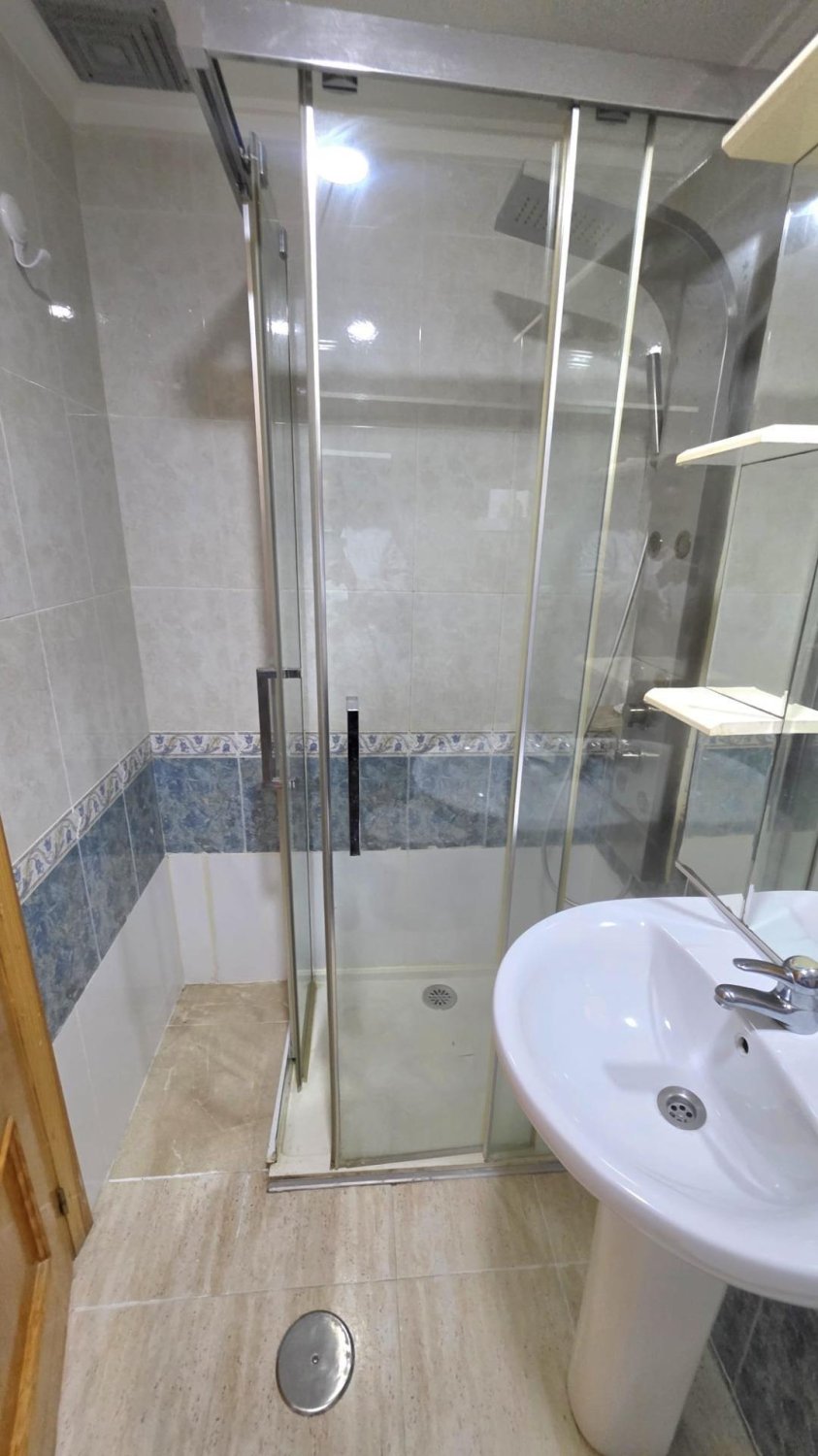 Appartamento a Torrevieja, Alicante, Spagna 2 camere da letto, 60 mq. N° 184373