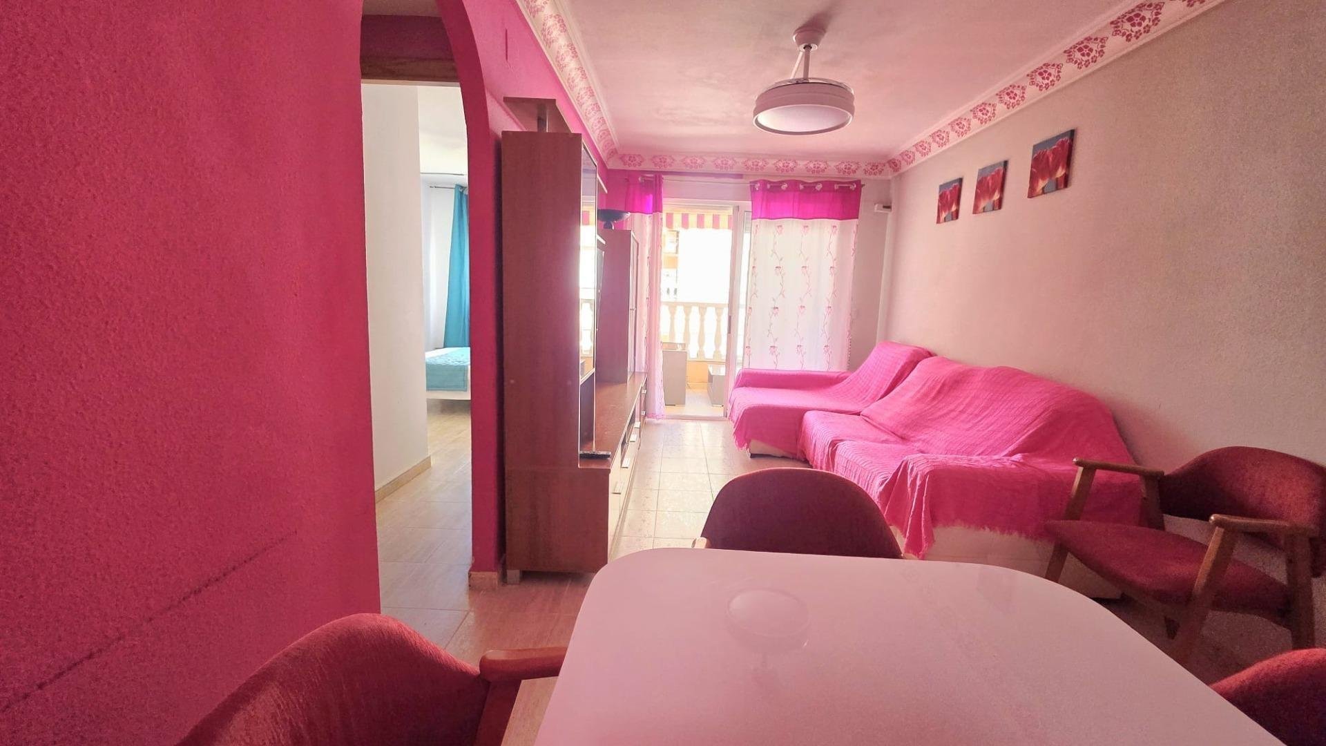 Appartamento a Torrevieja, Alicante, Spagna 2 camere da letto, 60 mq. N° 184373