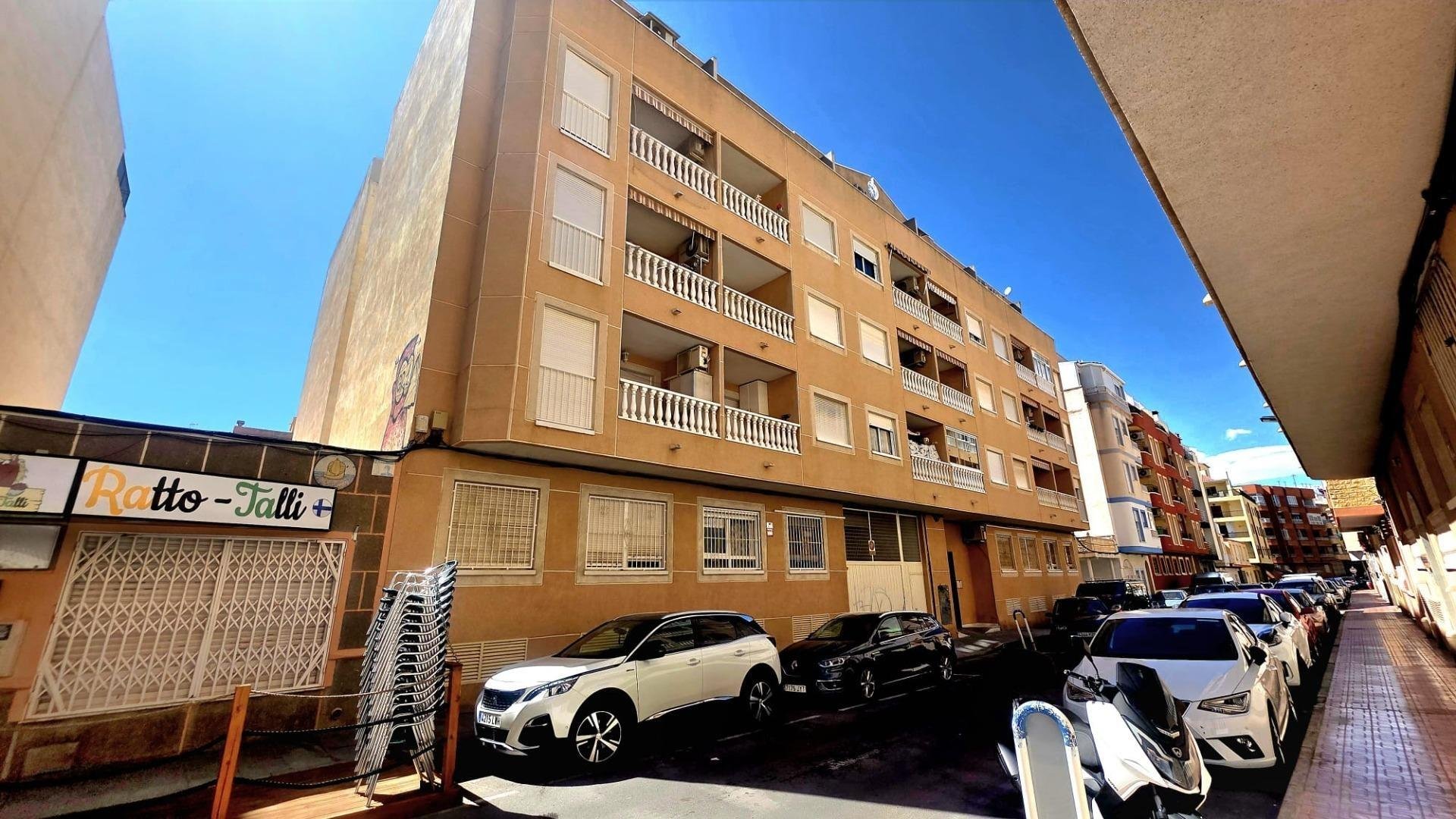 Appartamento a Torrevieja, Alicante, Spagna 2 camere da letto, 60 mq. N° 184373