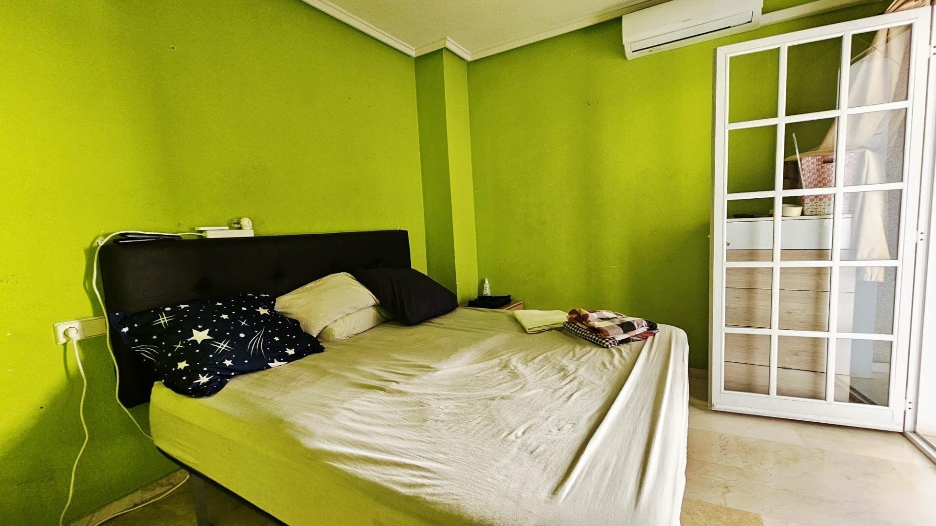 Apartment à Torrevieja, Alicante, Espagne 2 chambres, 75 m2 No. 184375