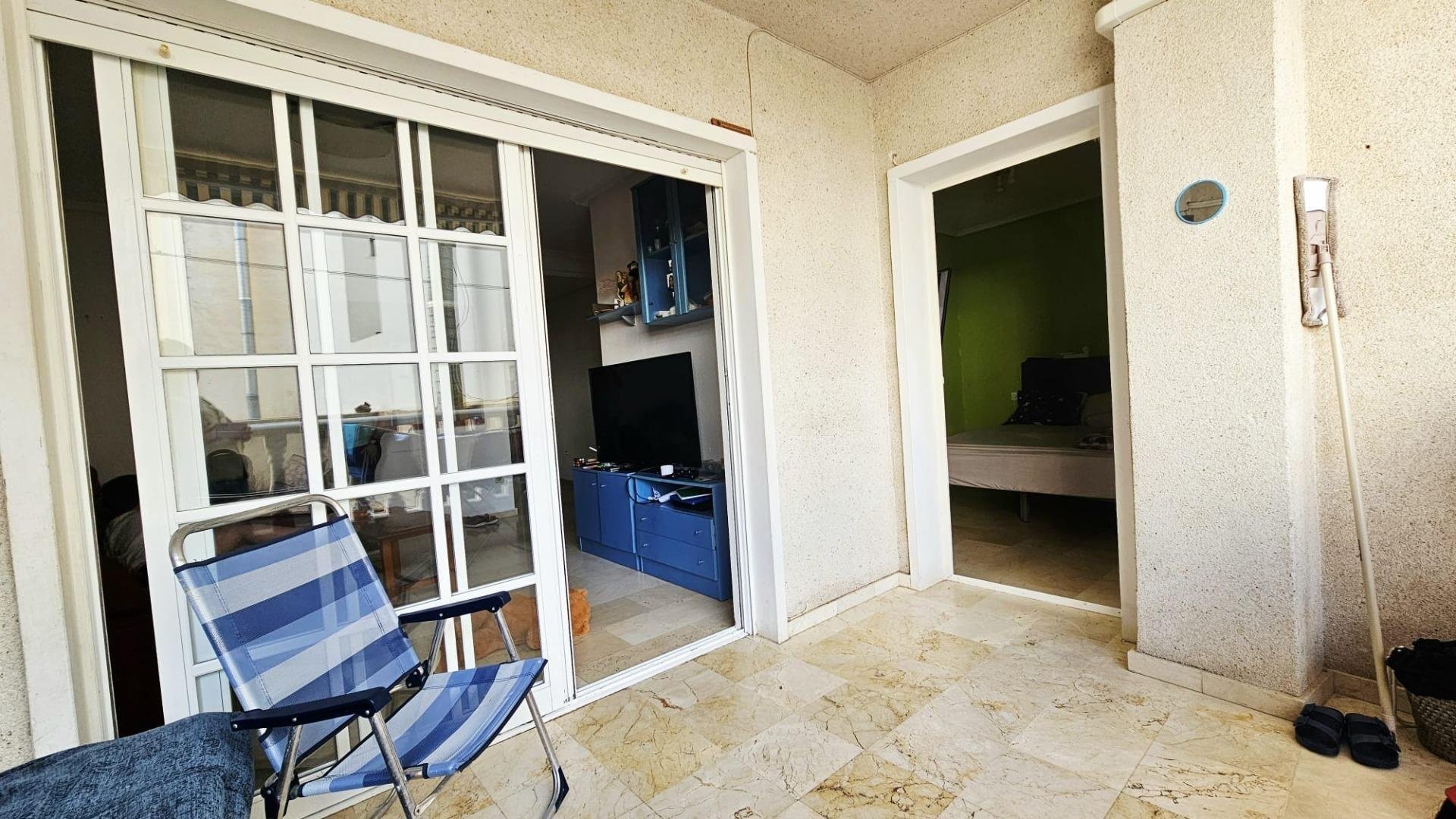 Apartment à Torrevieja, Alicante, Espagne 2 chambres, 75 m2 No. 184375