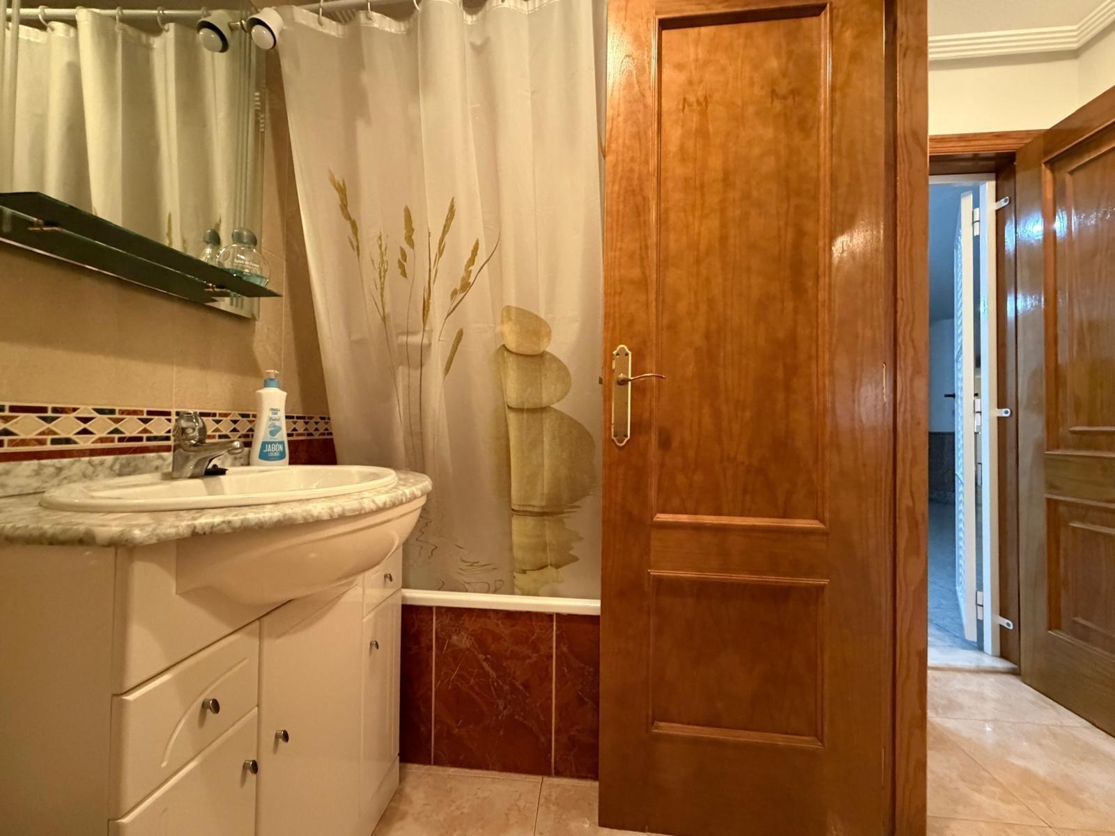 Apartment à Torrevieja, Alicante, Espagne 1 chambre, 43 m2 No. 184377