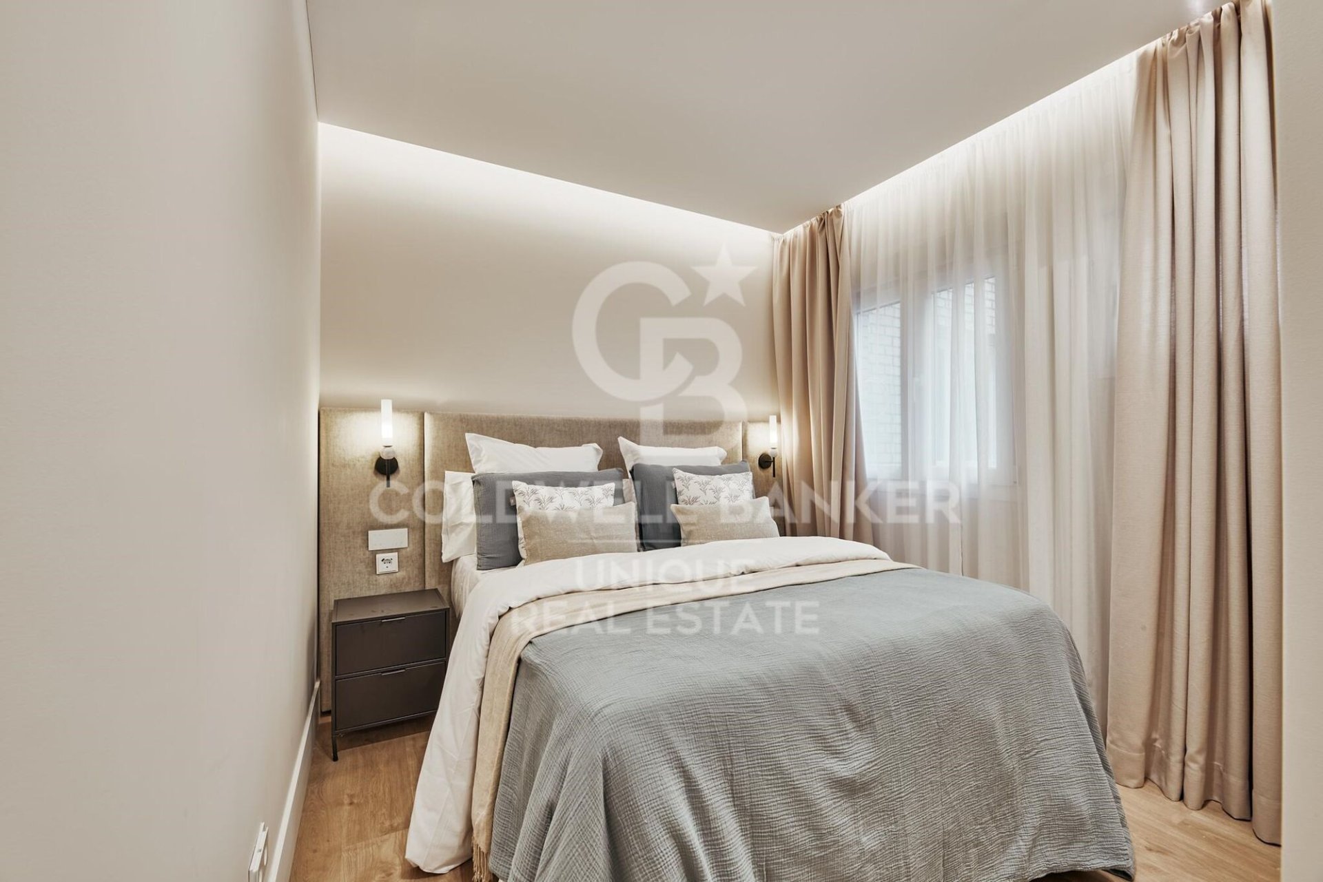 Apartment à Madrid, Espagne 3 chambres, 180 m2 No. 158296