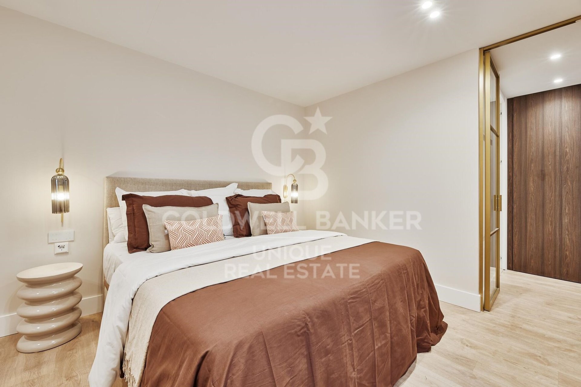 Apartment à Madrid, Espagne 3 chambres, 180 m2 No. 158296