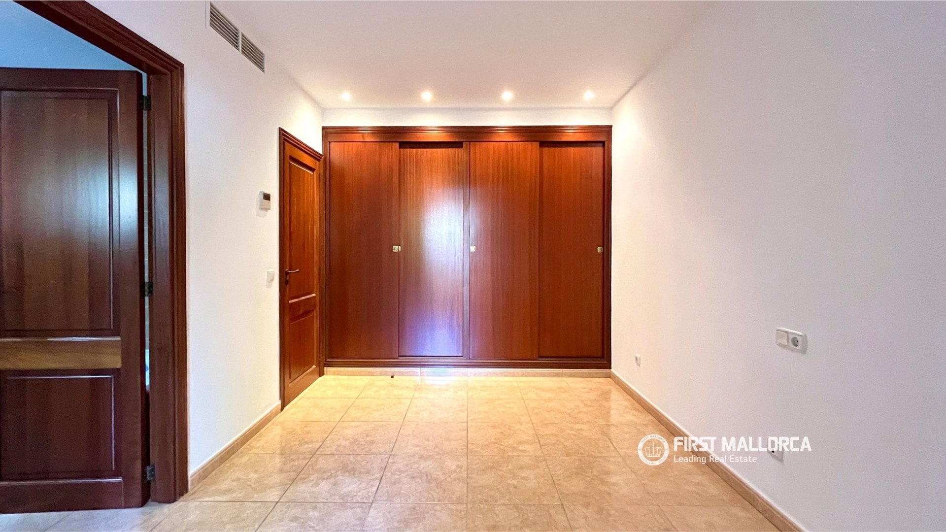 Apartment in Port Verd, Mallorca, Spain 2 bedrooms, 70 sq.m. No. 195948