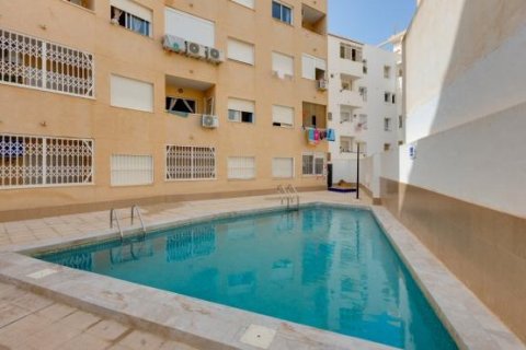 Apartment in Torrevieja, Alicante, Spain 2 bedrooms, 56 sq.m. No. 186978