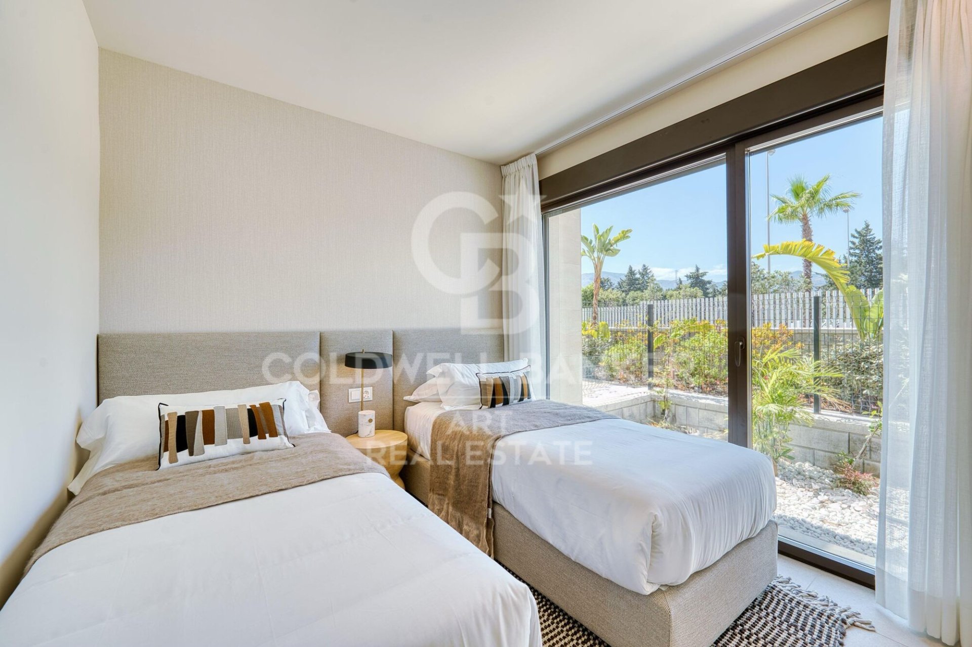 Apartment à Estepona, Malaga, Espagne 3 chambres, 135 m2 No. 178570