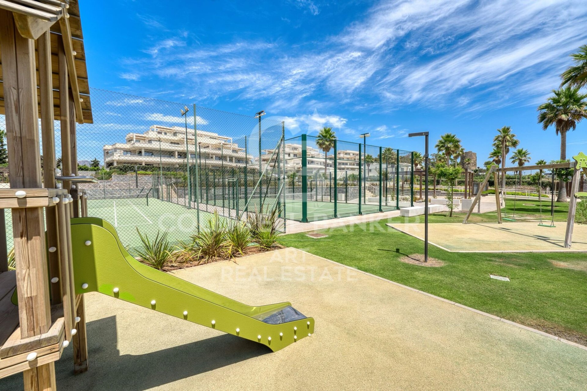 Apartment à Estepona, Malaga, Espagne 3 chambres, 135 m2 No. 178570