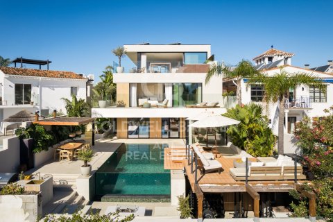 Villa en Marbella, Málaga, España 5 dormitorios, 245 m2 No. 178569