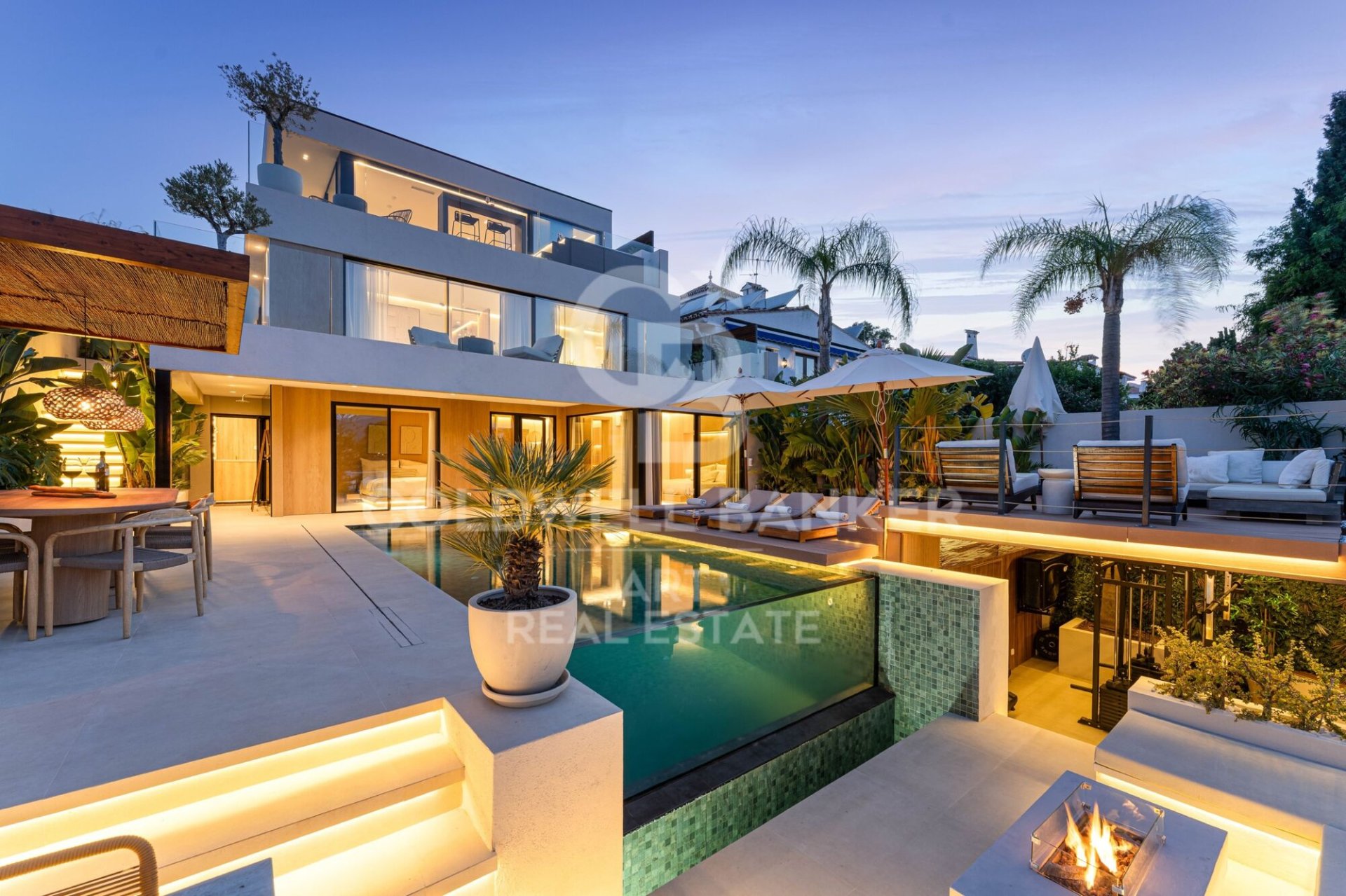 Villa Marbella, Malaga, Spānijā 5 istabas, 245 m2 Nr. 178569