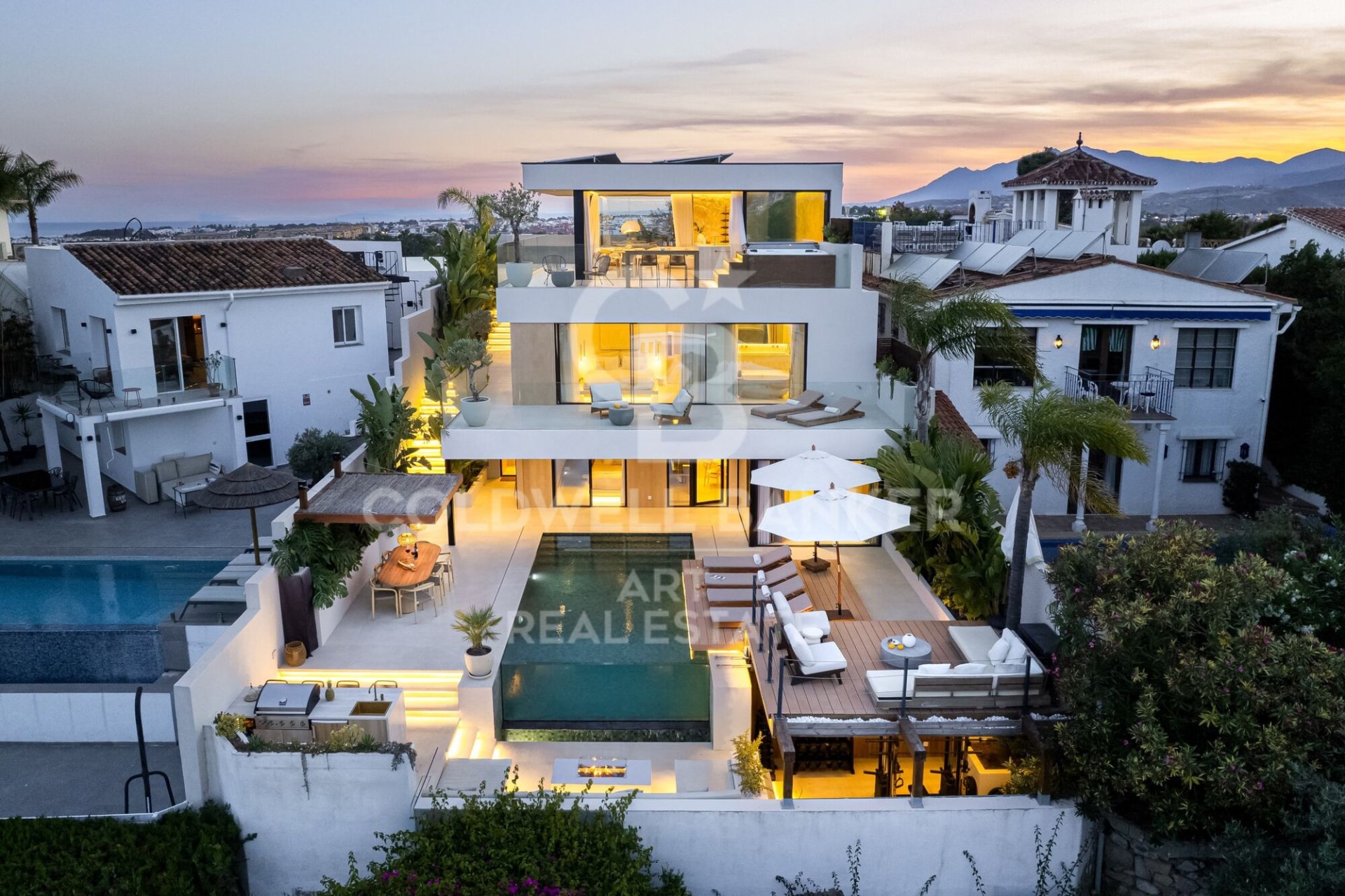 Villa Marbella, Malaga, Spānijā 5 istabas, 245 m2 Nr. 178569