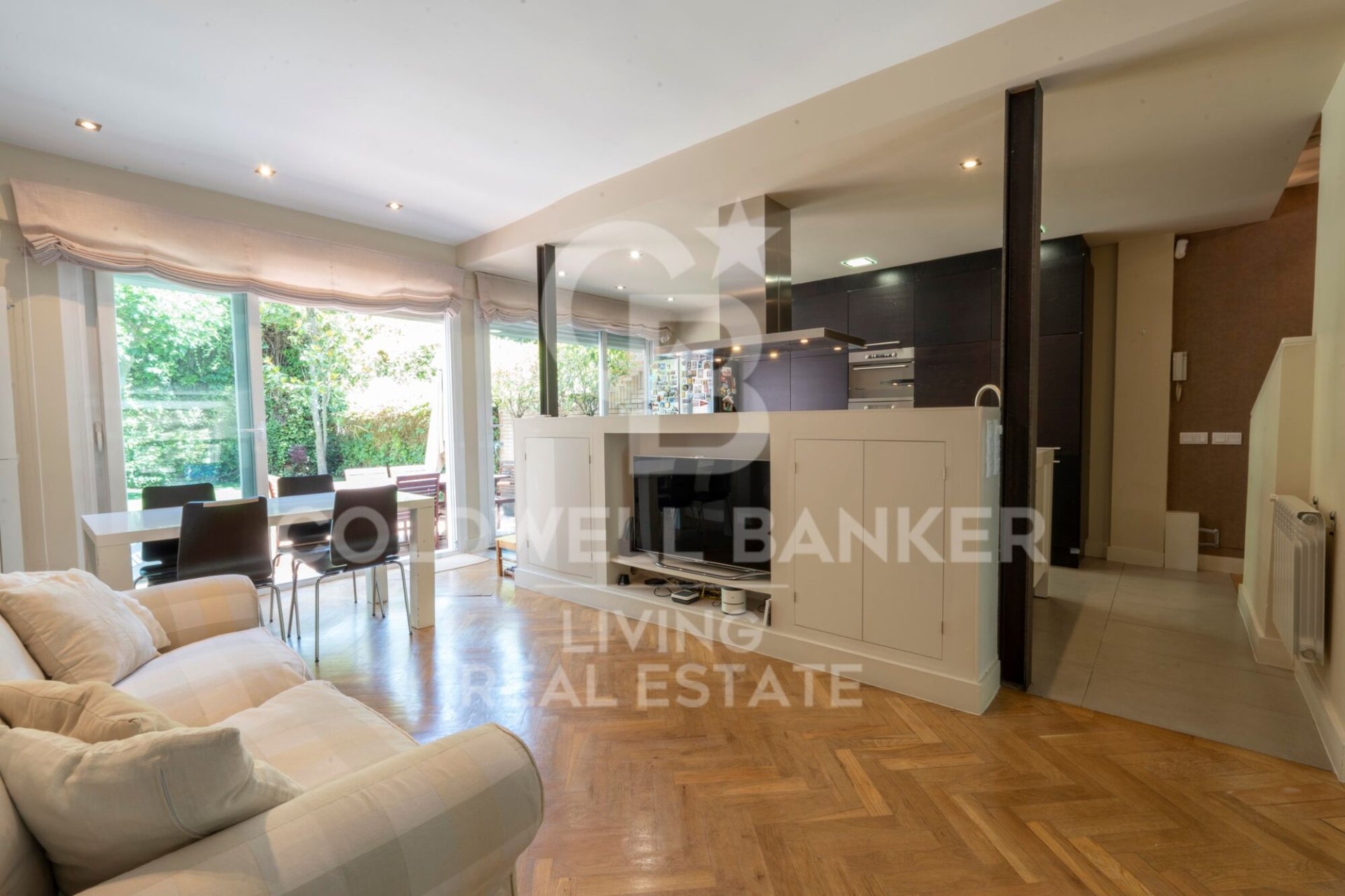 Hus i Madrid, Spanien 5 sovrum, 355 kvm. Nr. 178571