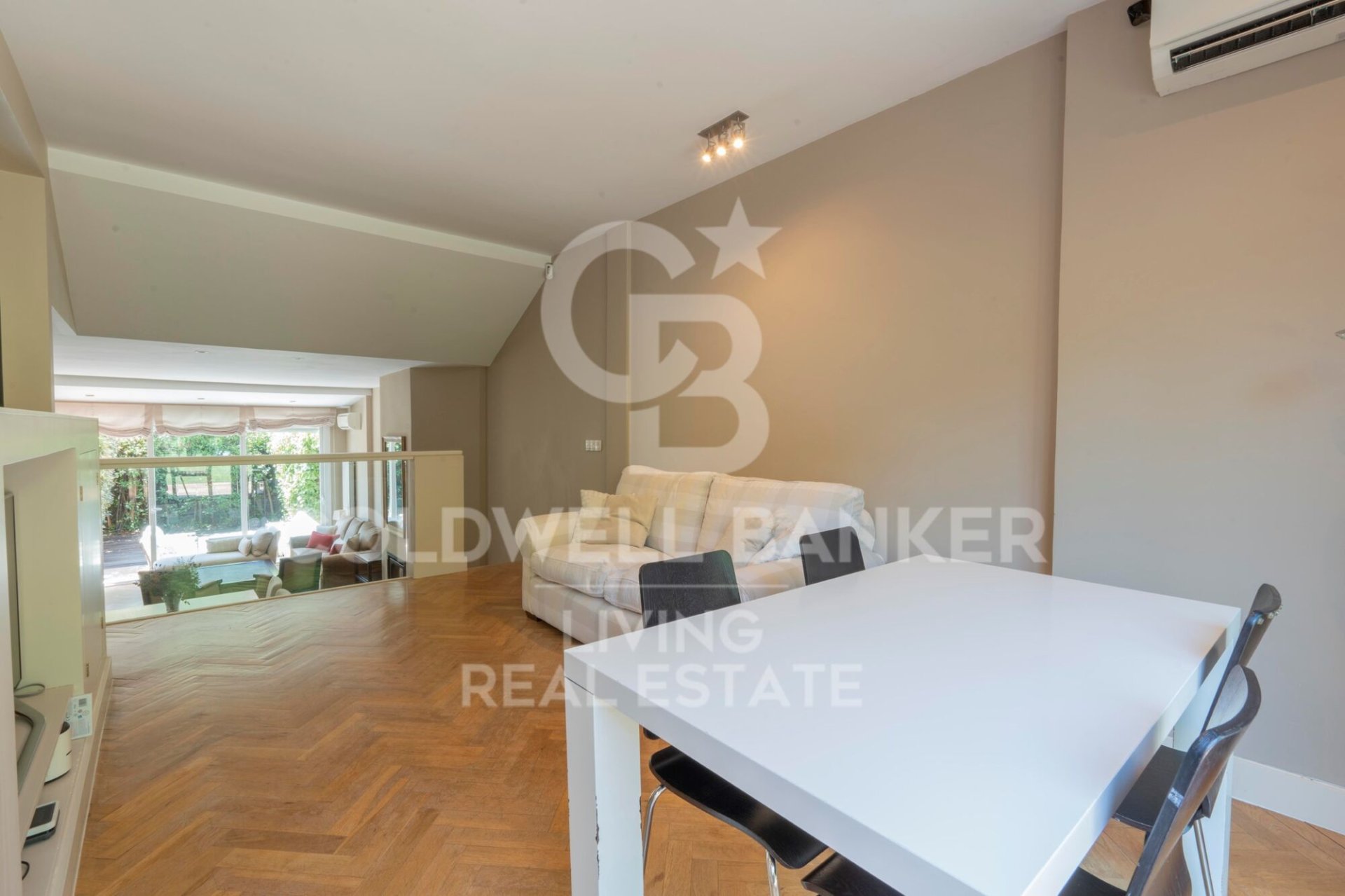 Hus i Madrid, Spanien 5 sovrum, 355 kvm. Nr. 178571