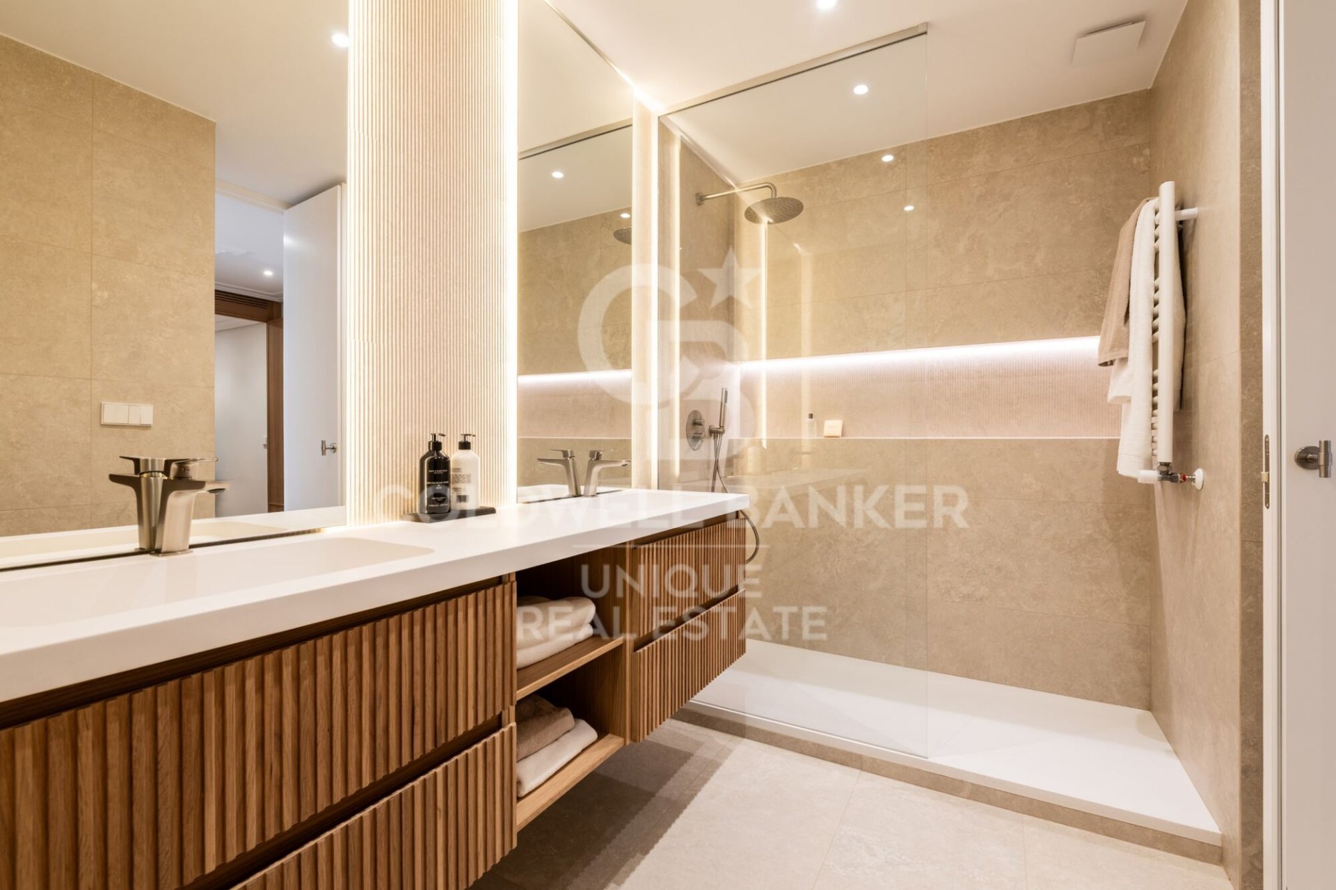 Apartment à Madrid, Espagne 4 chambres, 222 m2 No. 179017