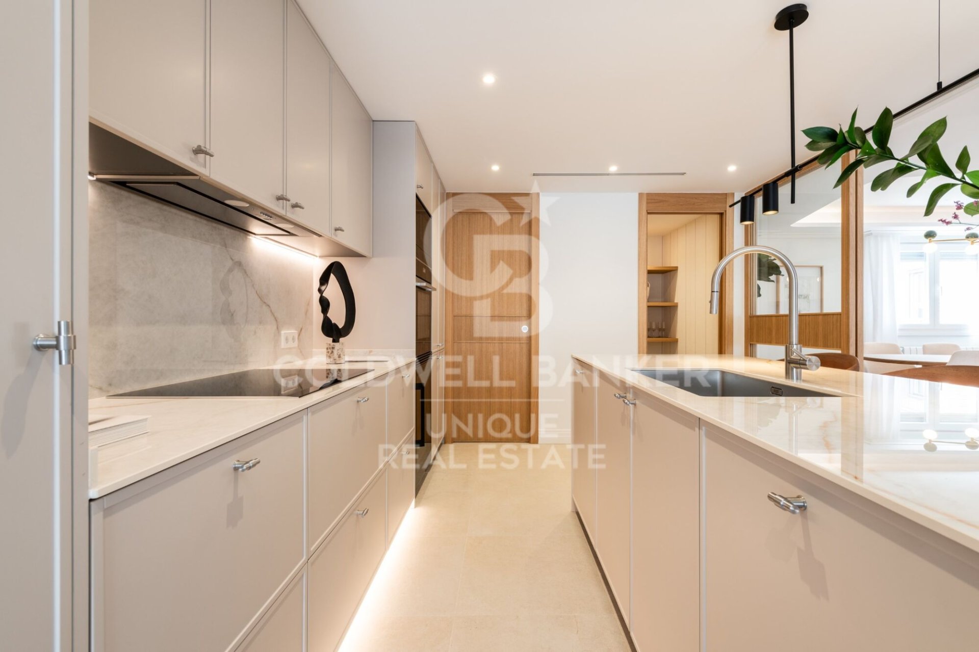 Apartment à Madrid, Espagne 4 chambres, 222 m2 No. 179017