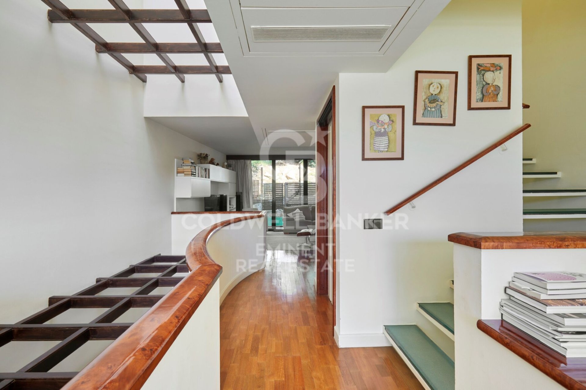 House in Barcelona, Spain 5 bedrooms, 251 sq.m. No. 179013
