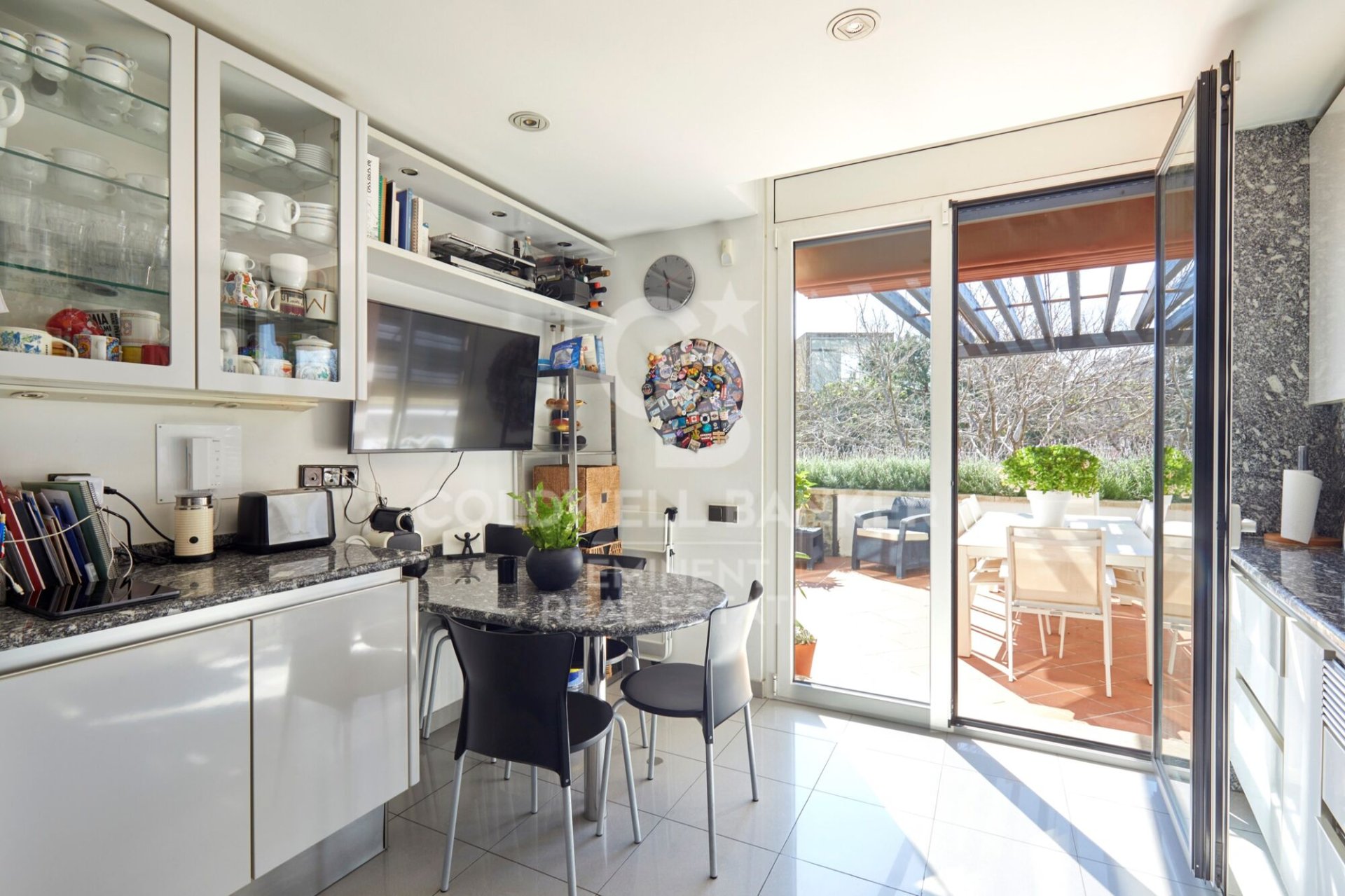 House in Barcelona, Spain 5 bedrooms, 251 sq.m. No. 179013