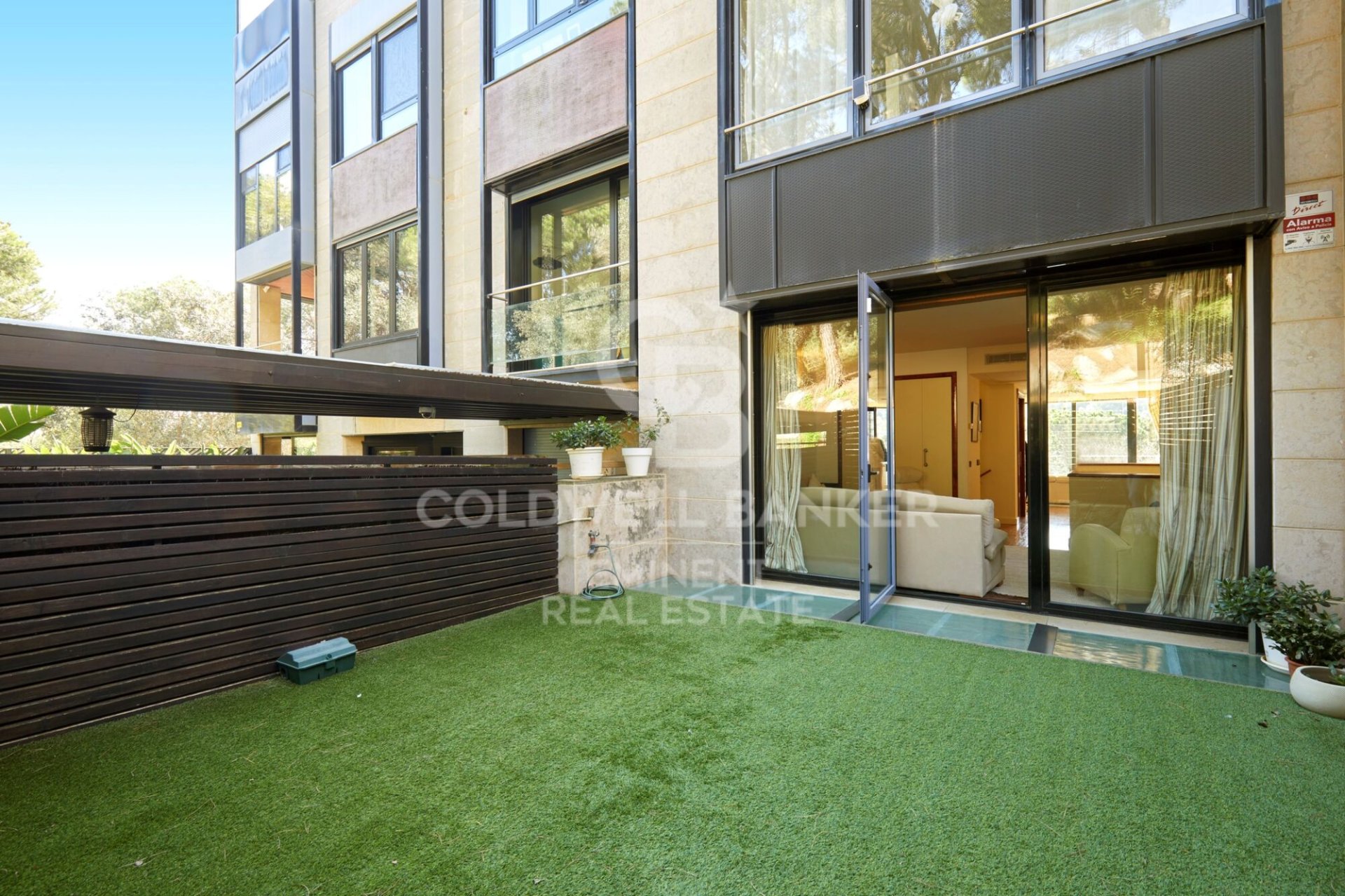 House in Barcelona, Spain 5 bedrooms, 251 sq.m. No. 179013