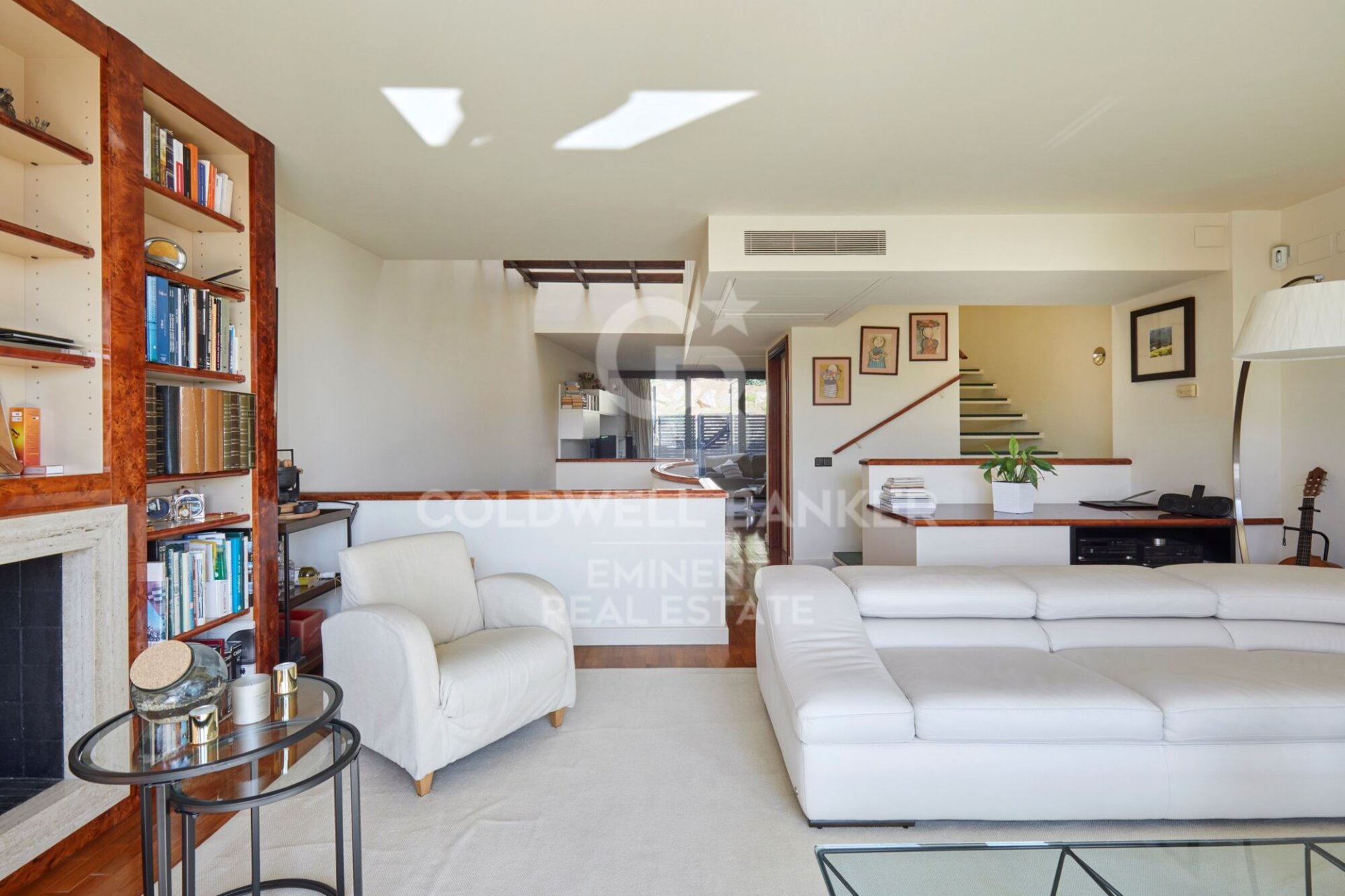 House in Barcelona, Spain 5 bedrooms, 251 sq.m. No. 179013