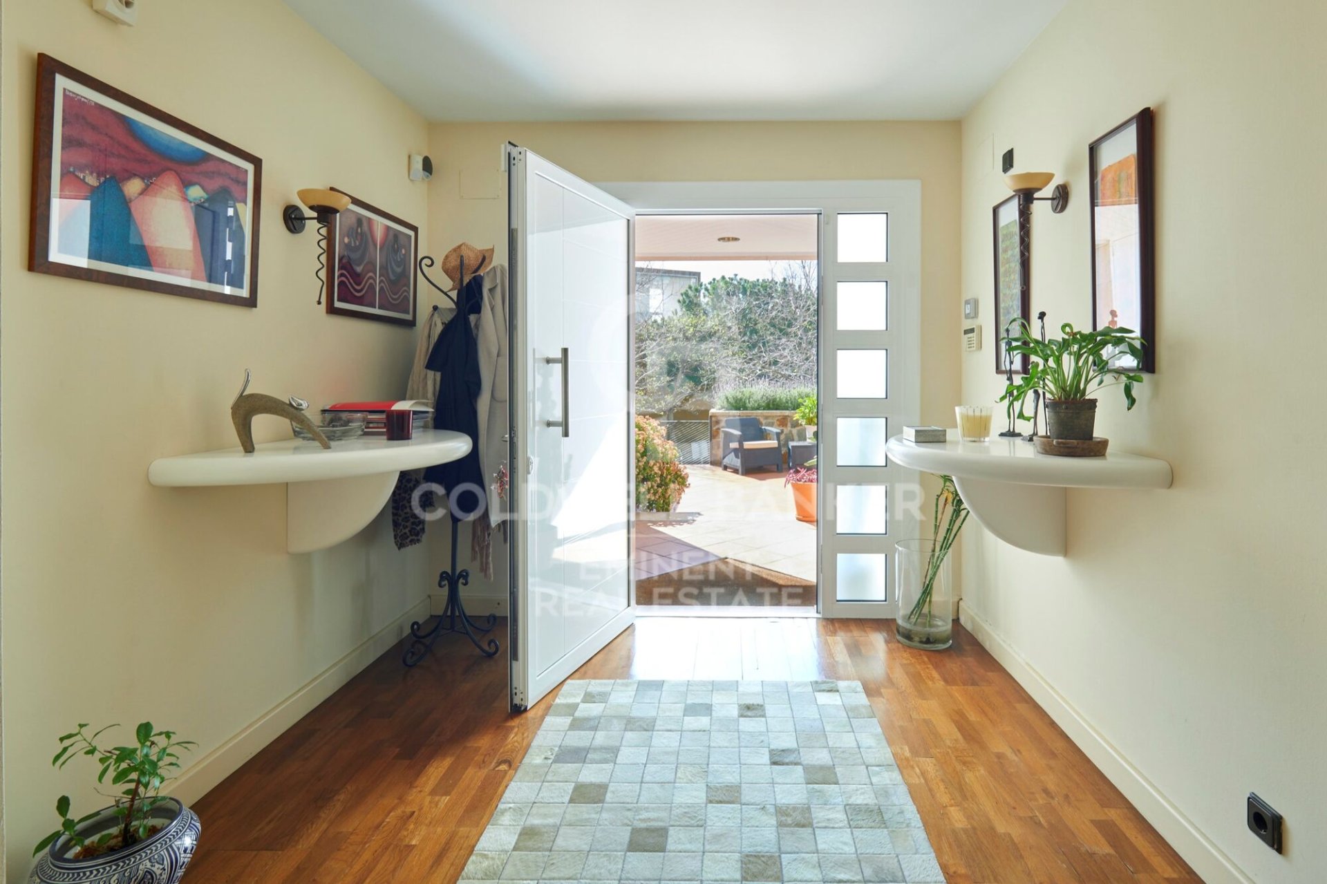 House in Barcelona, Spain 5 bedrooms, 251 sq.m. No. 179013