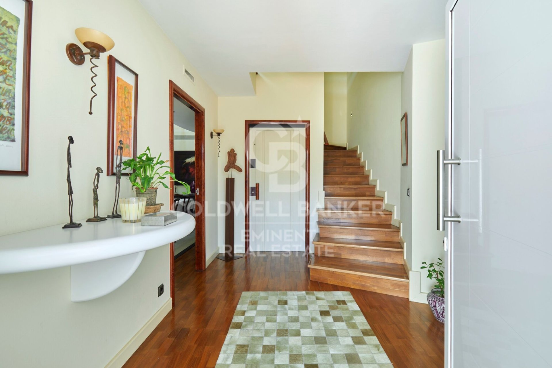 House in Barcelona, Spain 5 bedrooms, 251 sq.m. No. 179013