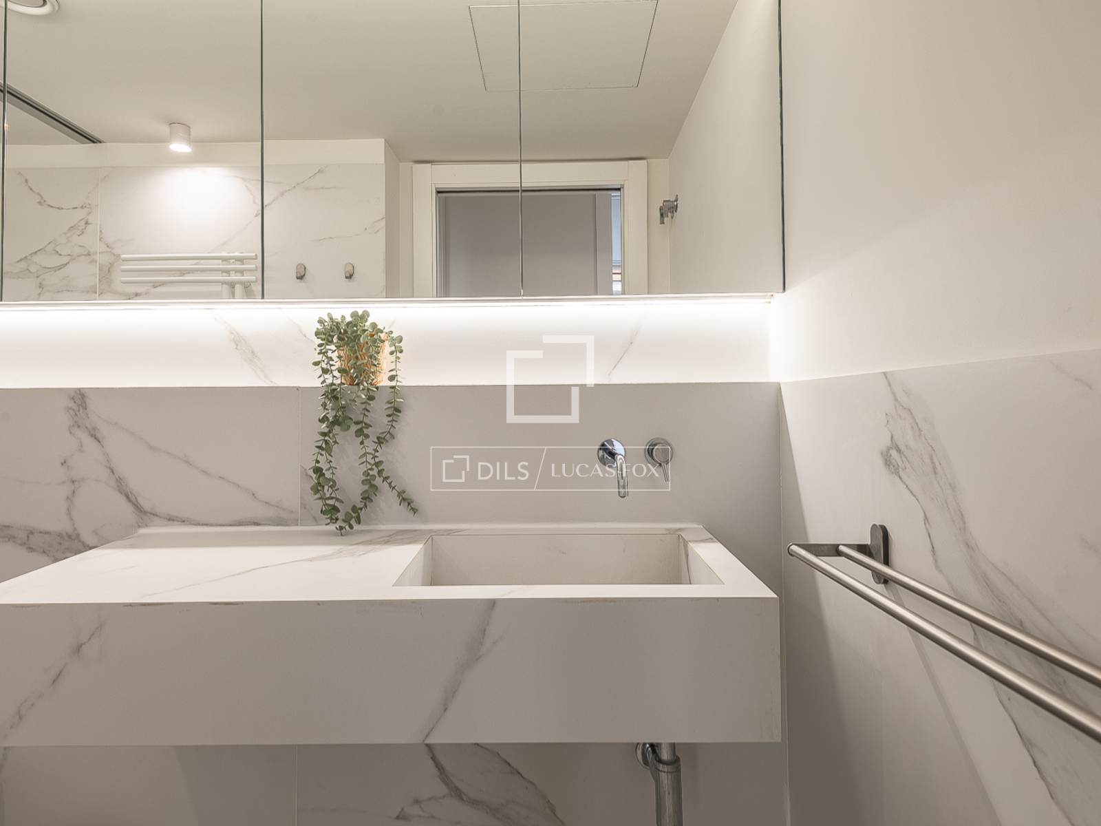Apartamento en Barcelona, España 2 dormitorios, 65 m2 No. 150788