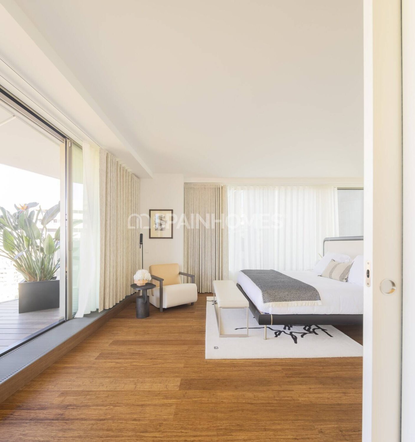 Apartment in Barcelona, Spain 4 bedrooms, 492 sq.m. No. 160626