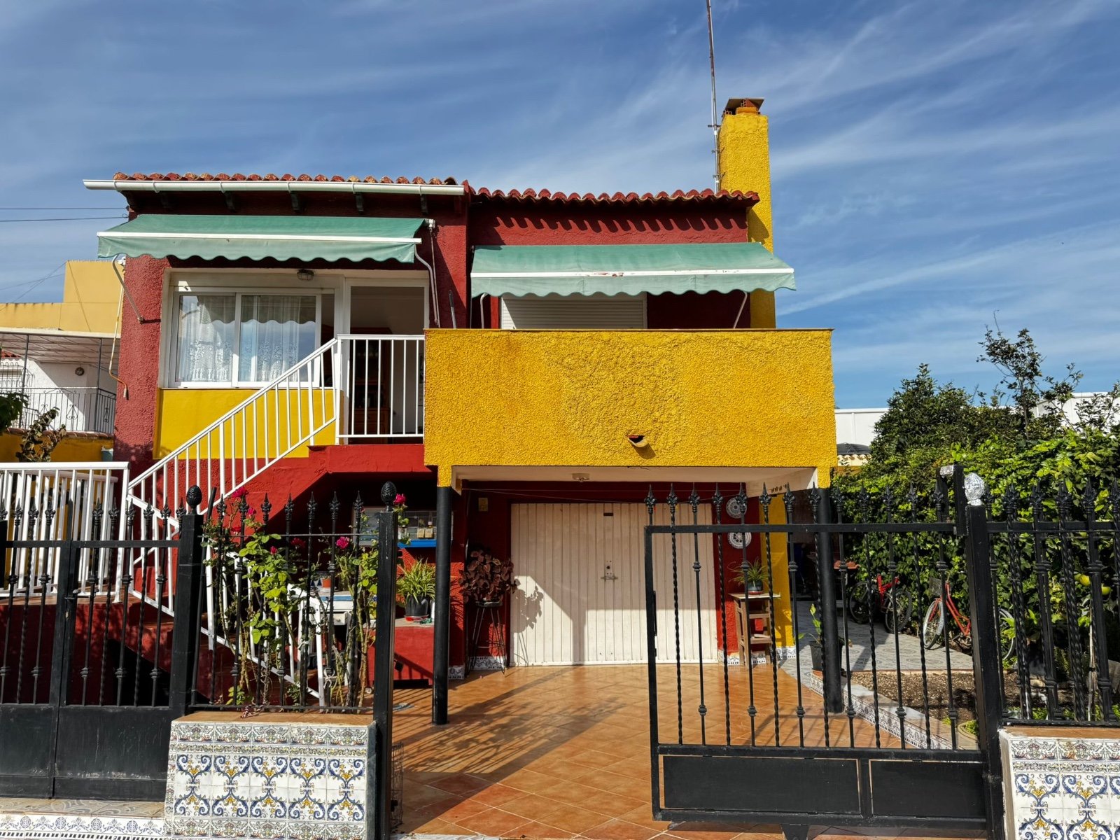 Villa in Punta Prima, Alicante, Spanien 5 Schlafzimmer, 200 m2 Nr. 136970