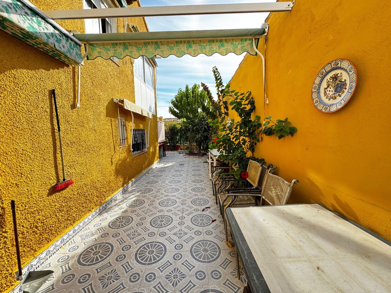 Villa in Punta Prima, Alicante, Spanien 5 Schlafzimmer, 200 m2 Nr. 136970