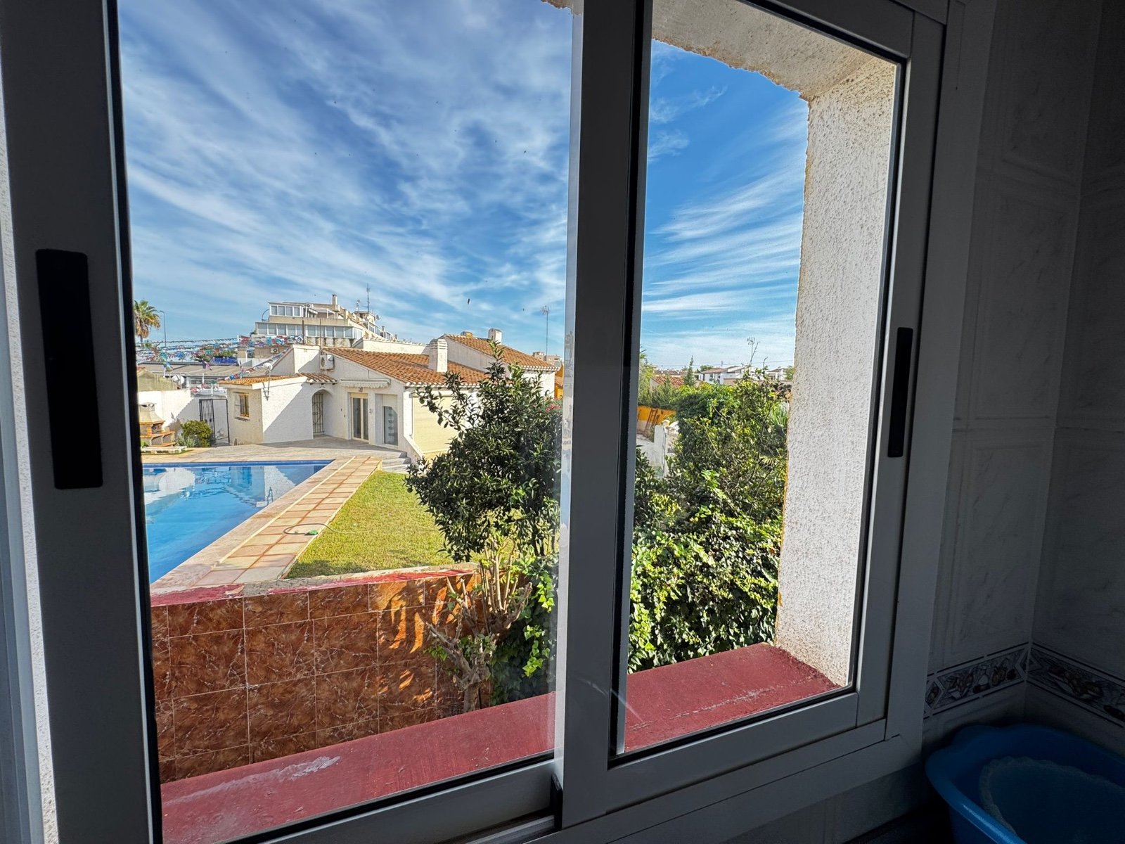 Villa in Punta Prima, Alicante, Spanien 5 Schlafzimmer, 200 m2 Nr. 136970