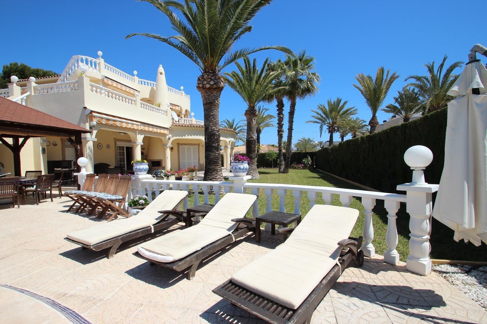 Villa en Punta Prima, Alicante, España 4 dormitorios, 250 m2 No. 136969